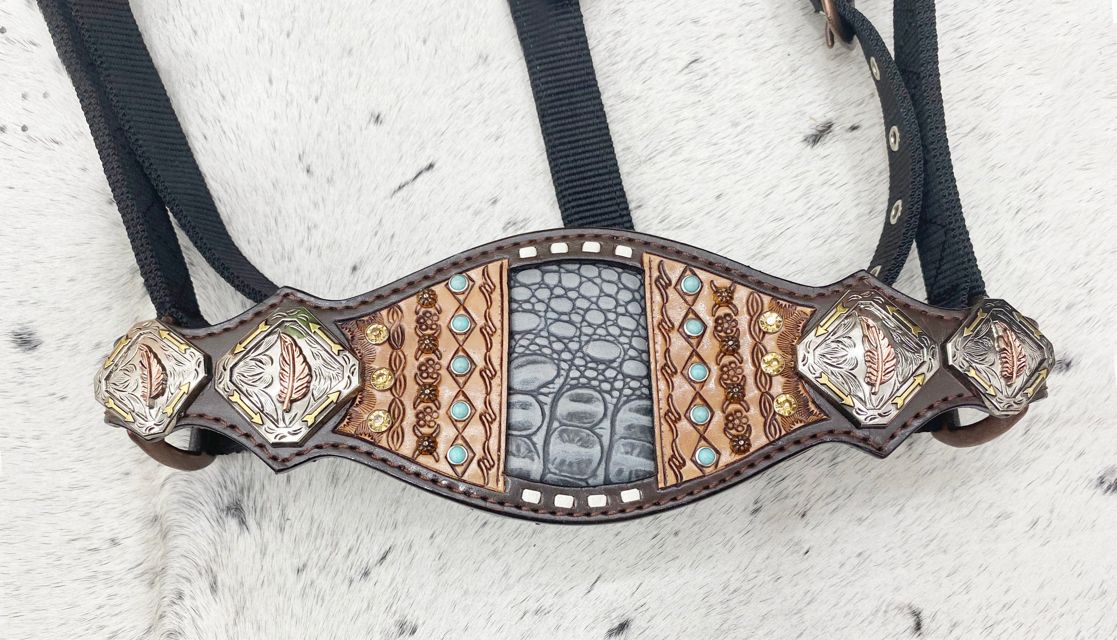 MOUSM Argentina Cow Leather Western Horse Tack Collection – Western Bridles and Headstalls Decorated with Geometrical Tooling, Rawhide Braiding & Grey Alligator Print