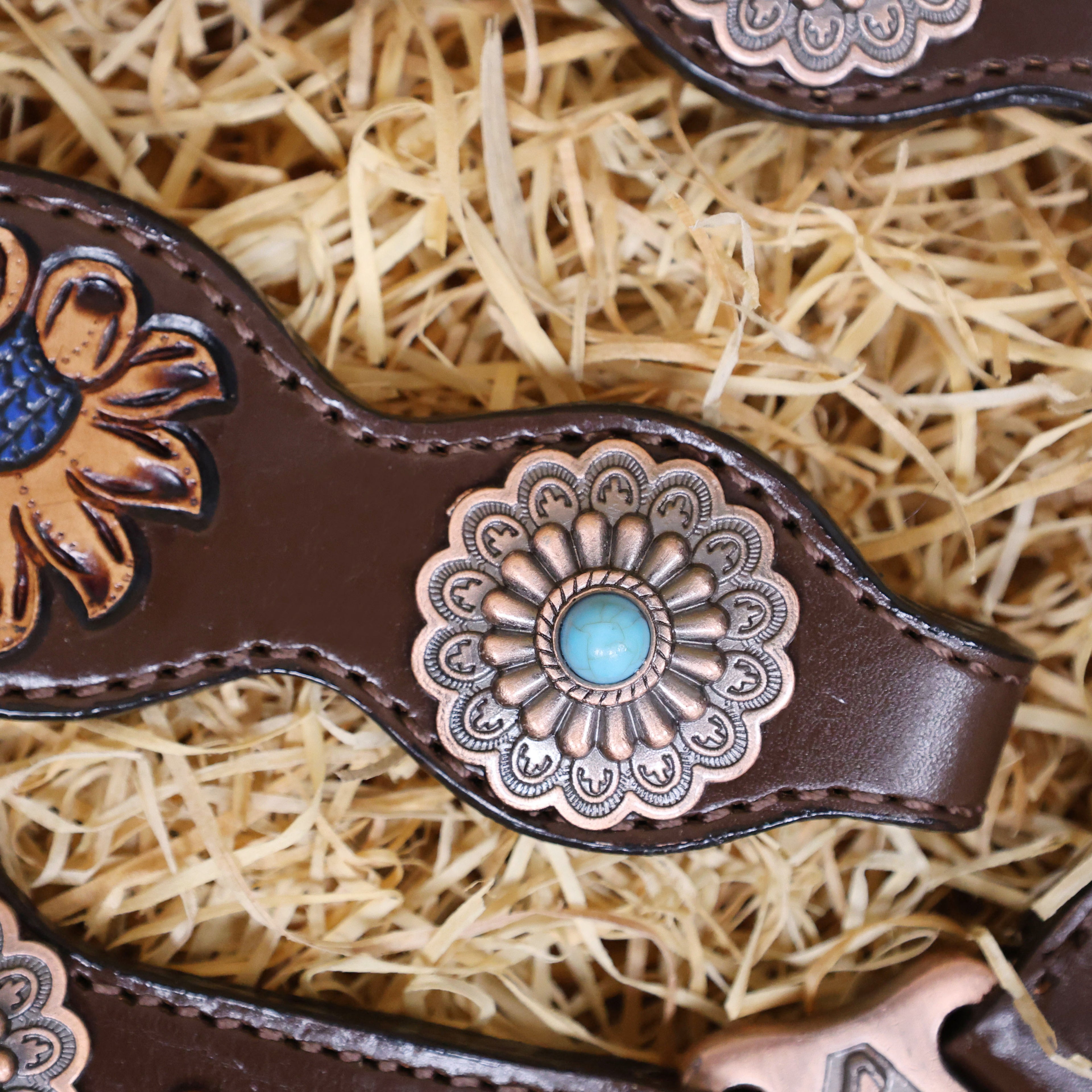MOUSM Argentina Cow Leather Headstall & Breast Collar Set – Western Horse Tack Set Decorated with Real Cowhide Inlay and Hand-Tooled Sunflower Engraved Conchos