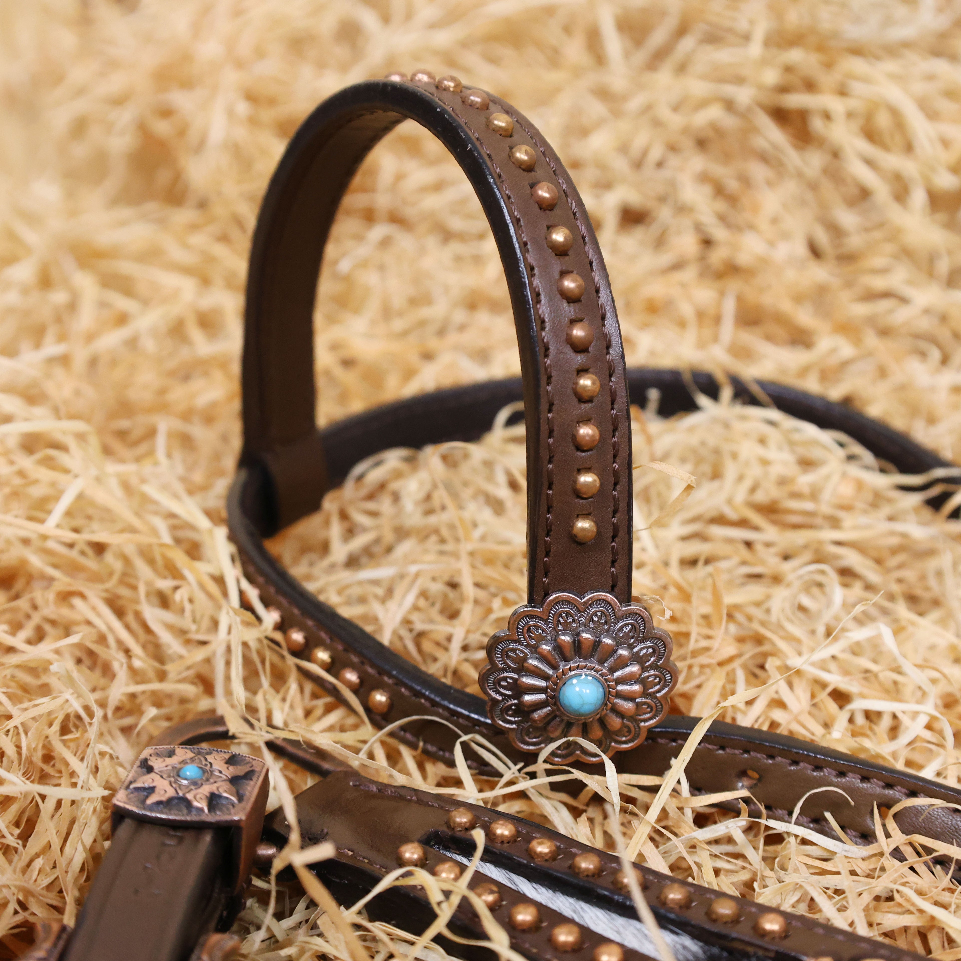 MOUSM Argentina Cow Leather Headstall & Breast Collar Set – Western Horse Tack Set Decorated with Real Cowhide Inlay and Hand-Tooled Sunflower Engraved Conchos