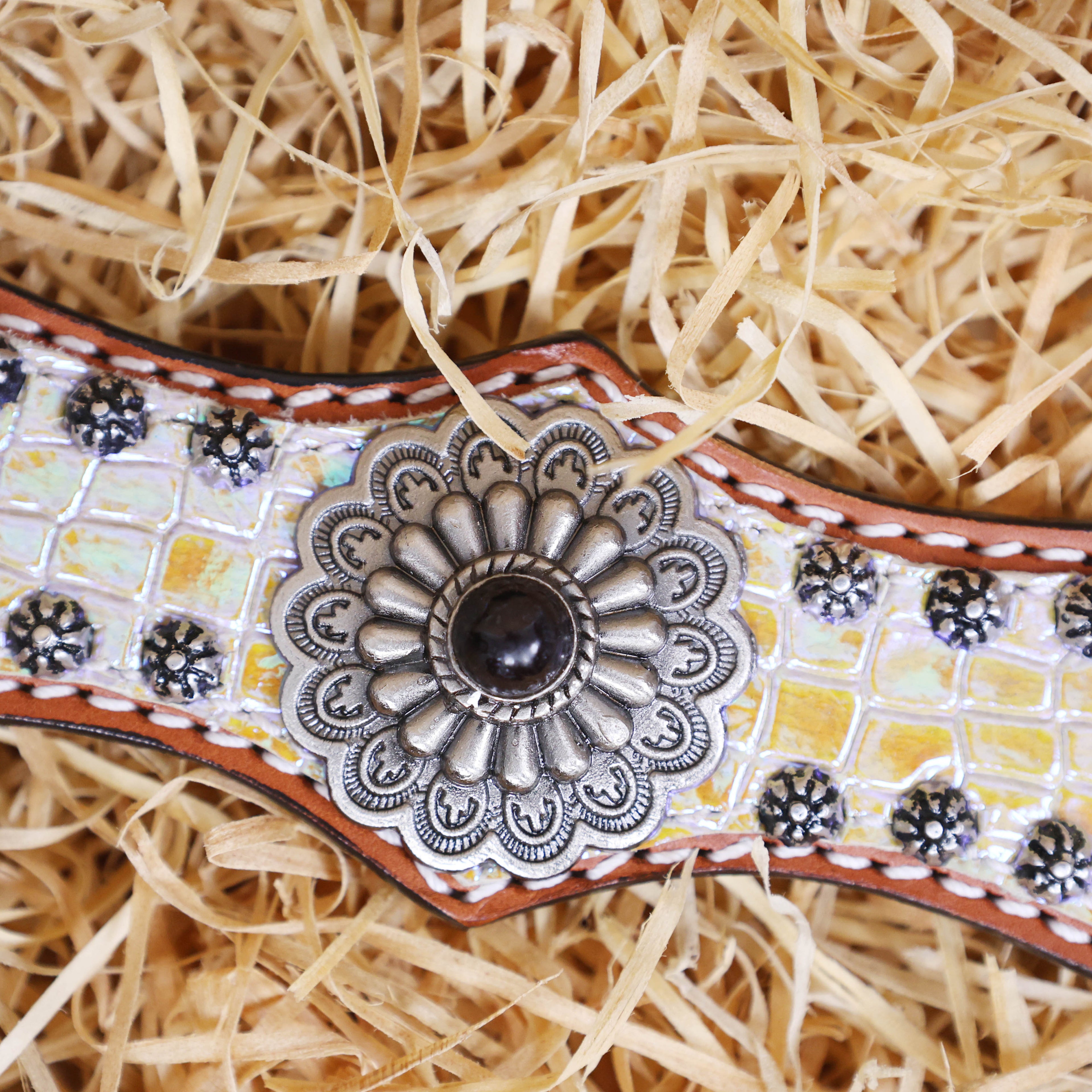 MOUSM Argentina Cow Leather Headstall and Breast Collar Set – Western Horse Tack with Holographic Silver Alligator Overlay Surrounded with Steel Beads