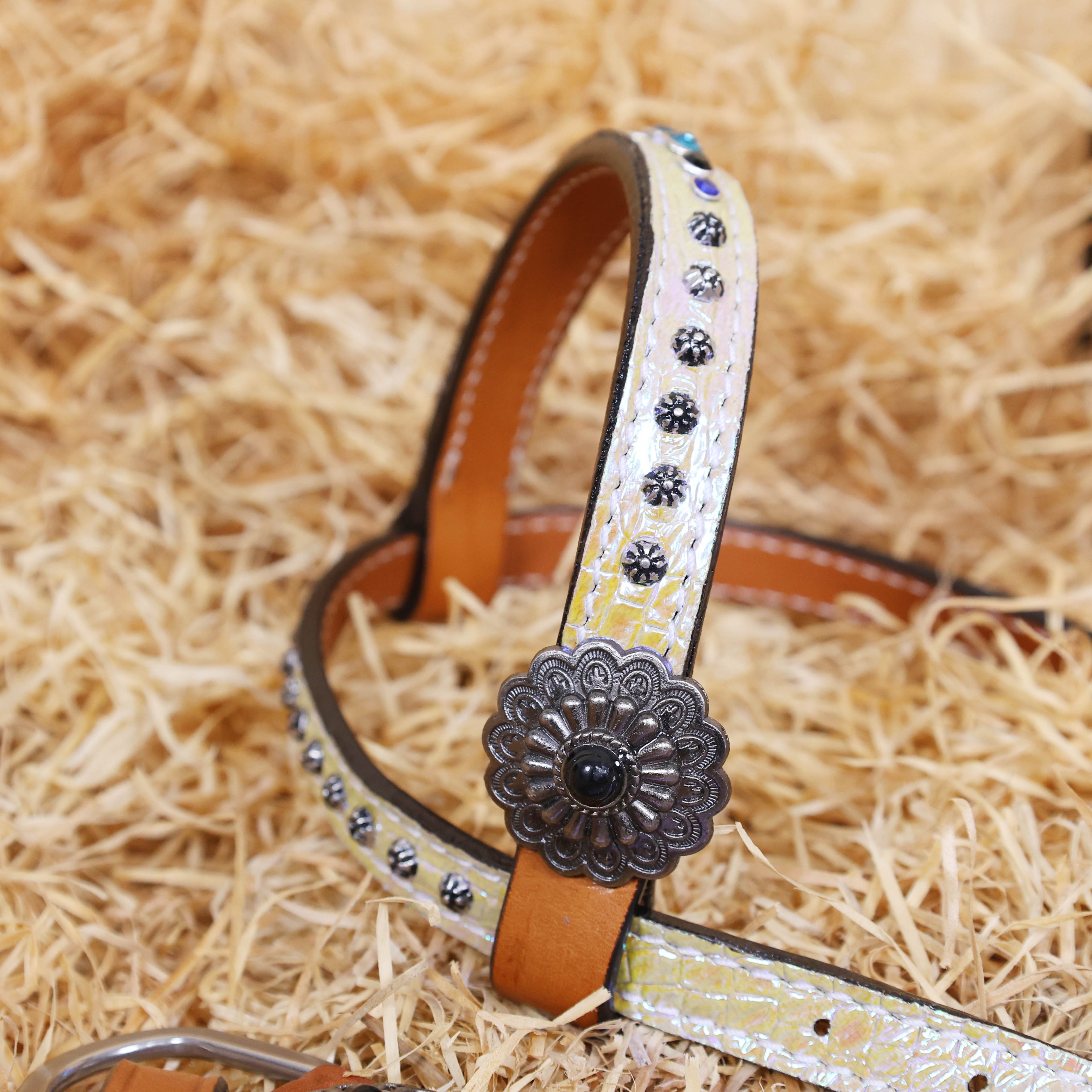 MOUSM Argentina Cow Leather Headstall and Breast Collar Set – Western Horse Tack with Holographic Silver Alligator Overlay Surrounded with Steel Beads