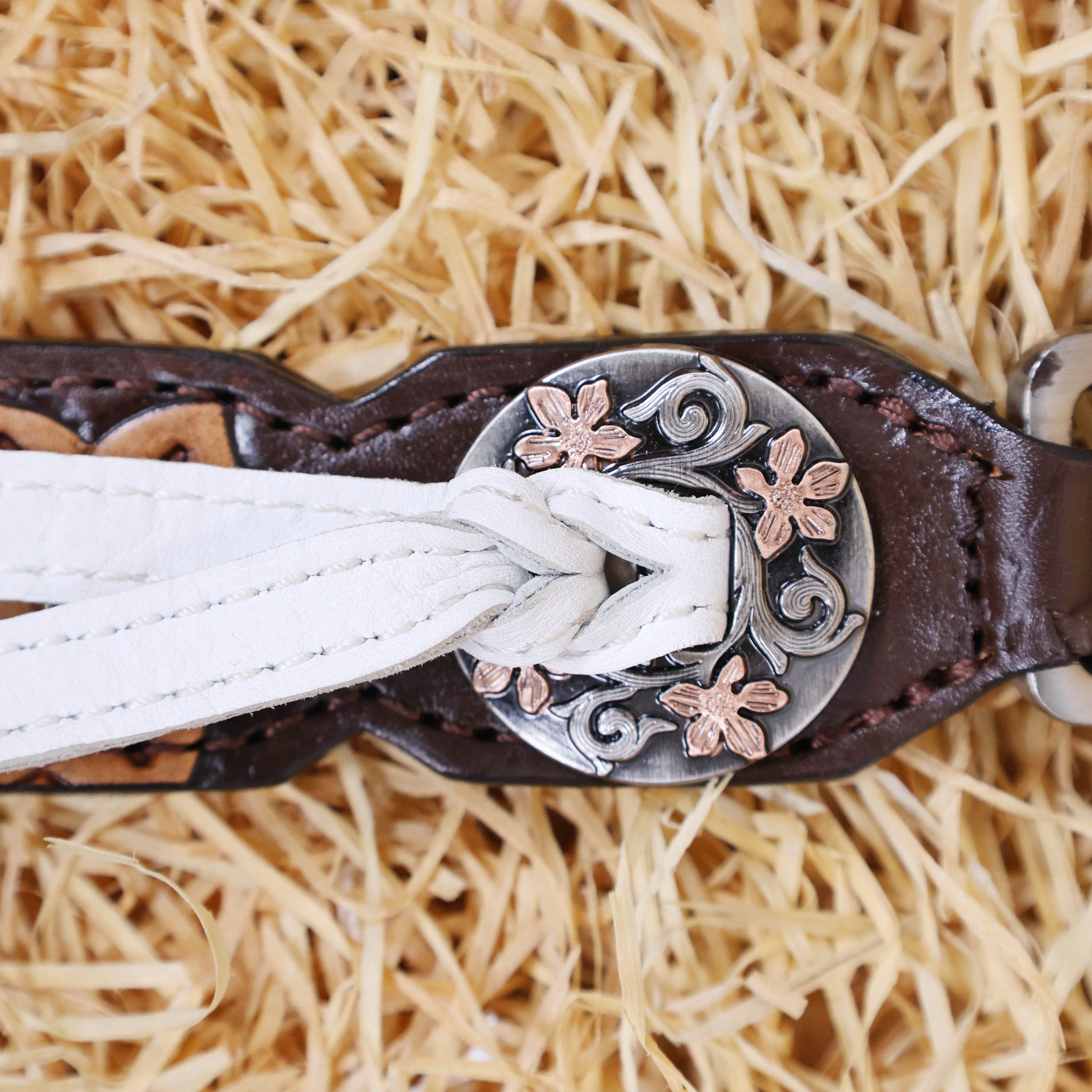 MOUSM Argentina Cow Leather Western Horse Tack Set – Browband Headstall & Breast Collar, Bronc Halter, Wither & Spur Straps, Decorated with Flower Carving and White String