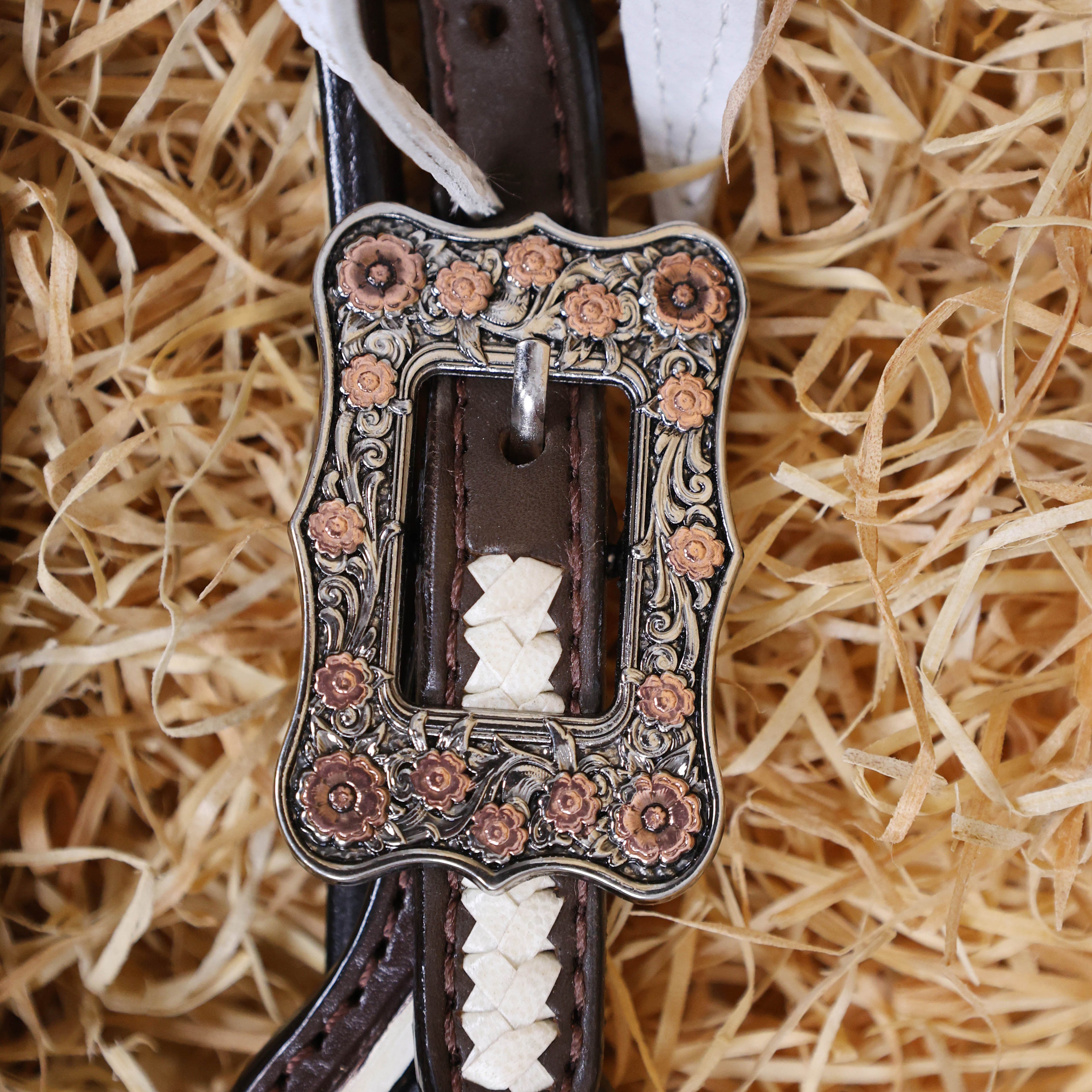 MOUSM Argentina Cow Leather Western Horse Tack Set – Browband Headstall & Breast Collar, Bronc Halter, Wither & Spur Straps, Decorated with Flower Carving and White String
