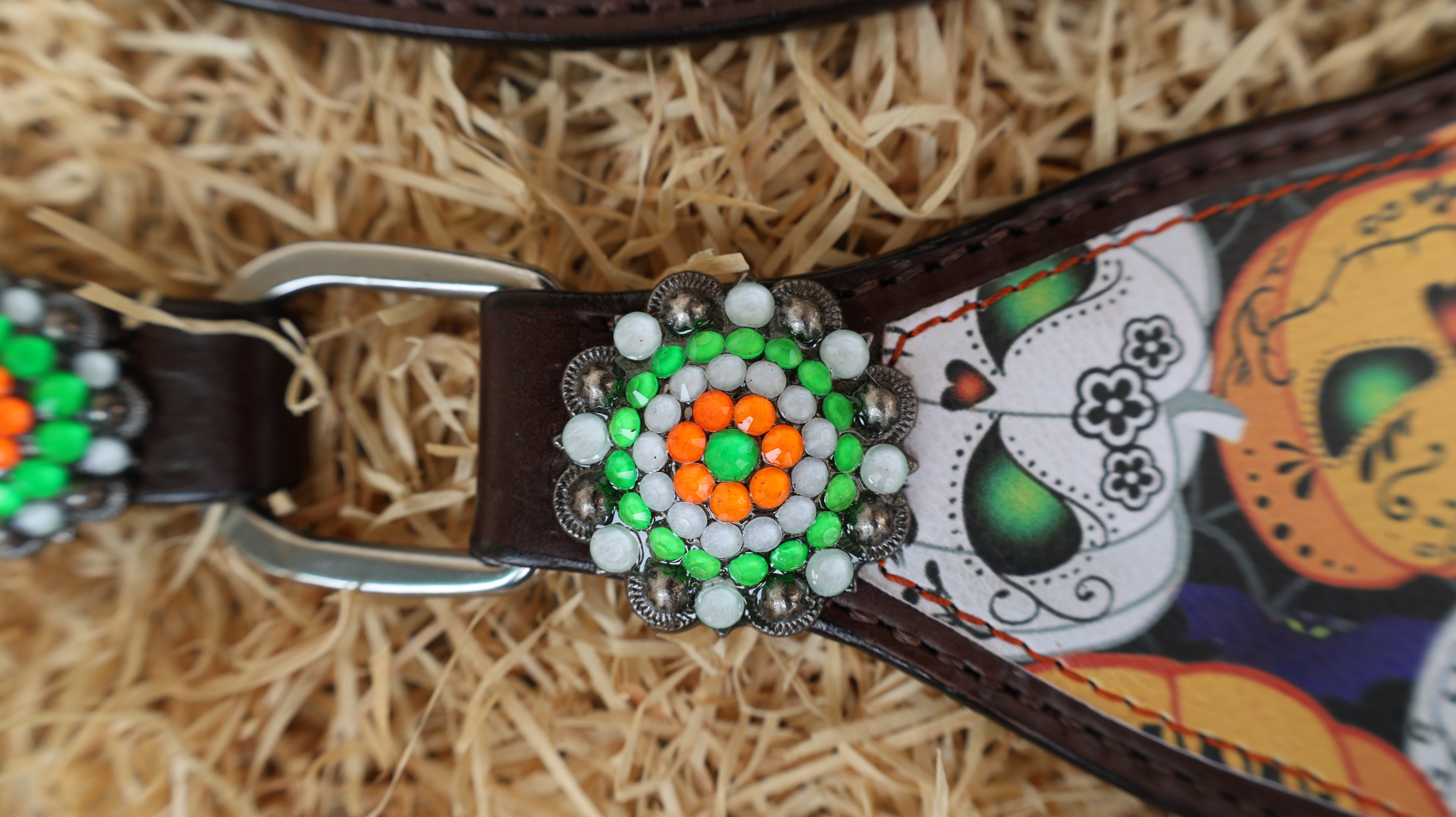 MOUSM Spooky Western Leather Headstall & Breast Collar Set – Decorated with Black-White-Orange Halloween Pumpkin Print with Reflective Rhinestone Conchos