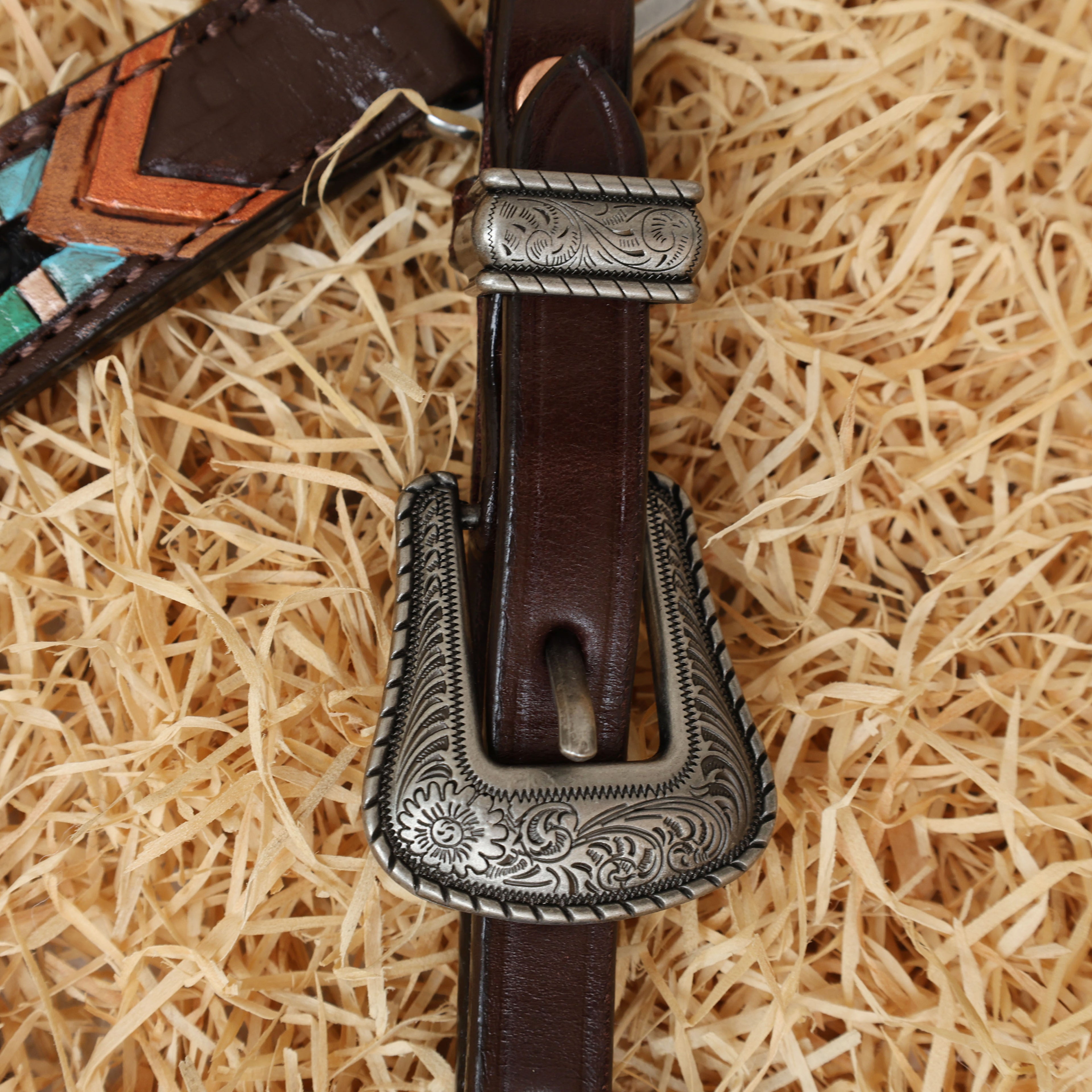MOUSM Western Headstall and Breast Collar Set – Black Alligator Inlay with Feather Carving & Silver Studs