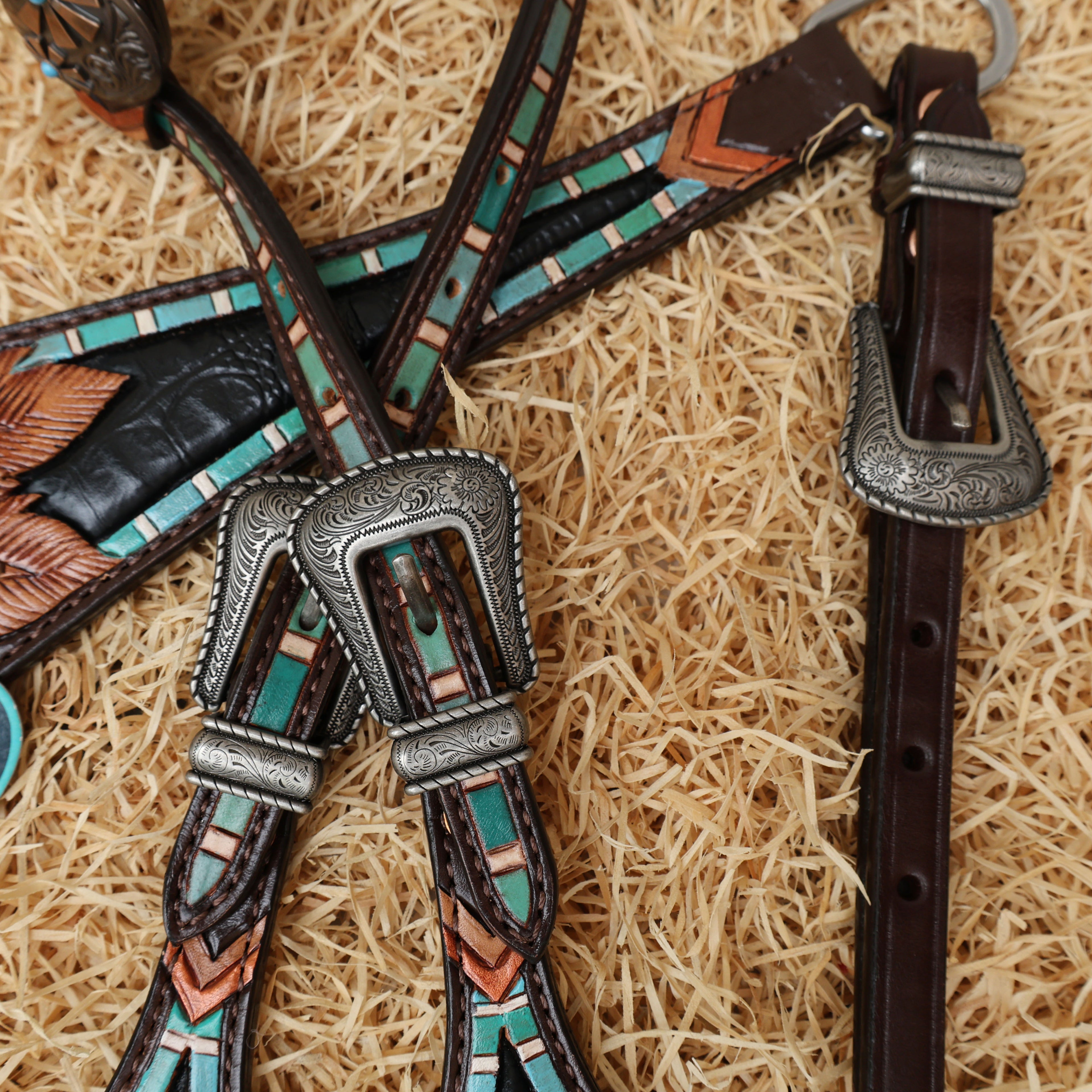 MOUSM Western Headstall and Breast Collar Set – Black Alligator Inlay with Feather Carving & Silver Studs