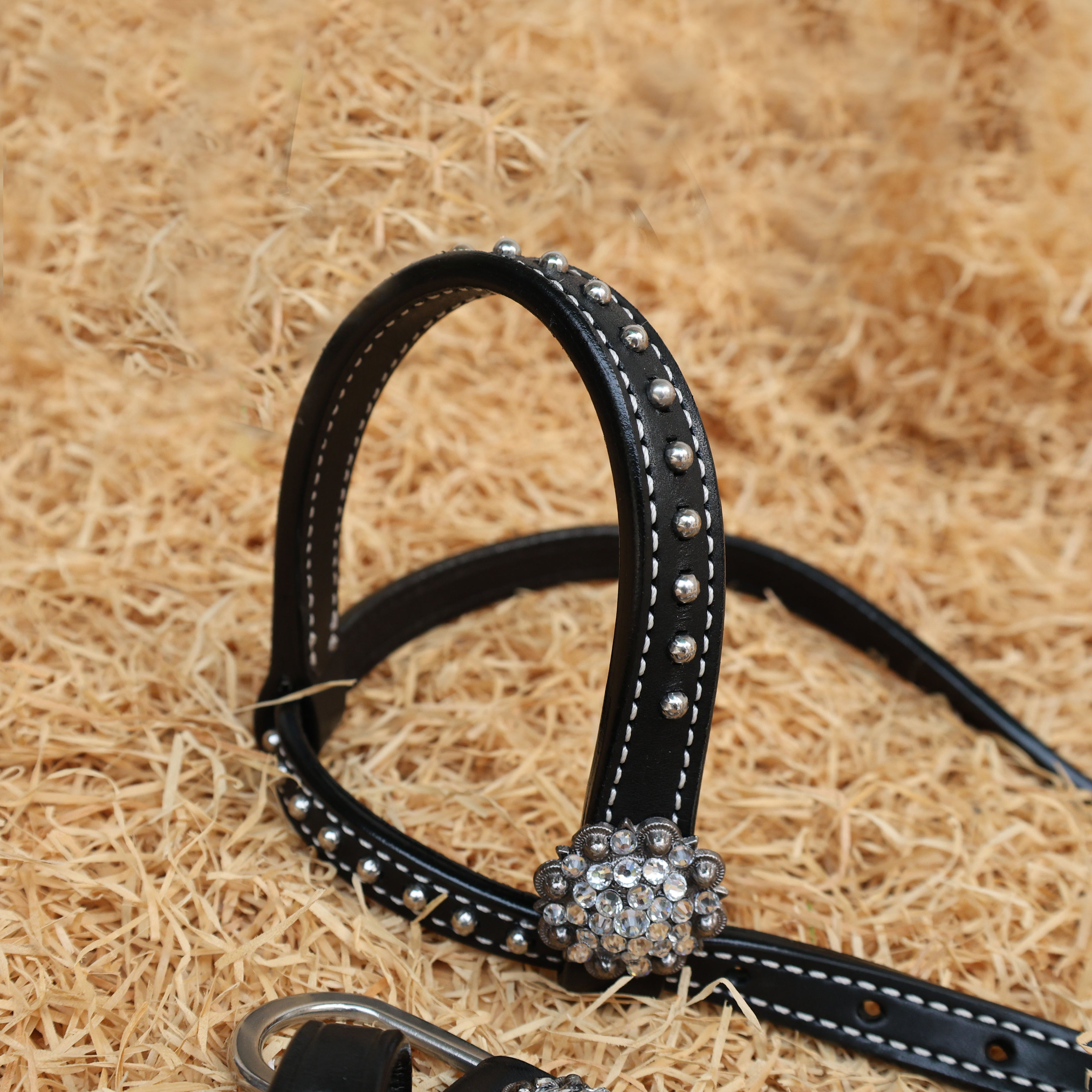 MOUSM Western Leather Headstall & Breast Collar Set – Decorated with Sparkle Star Design with Silver Studs & Clear Berry Conchos, Gladiator-Patterned Breast Collar with Star-Shaped Center and Sparkling Inlay