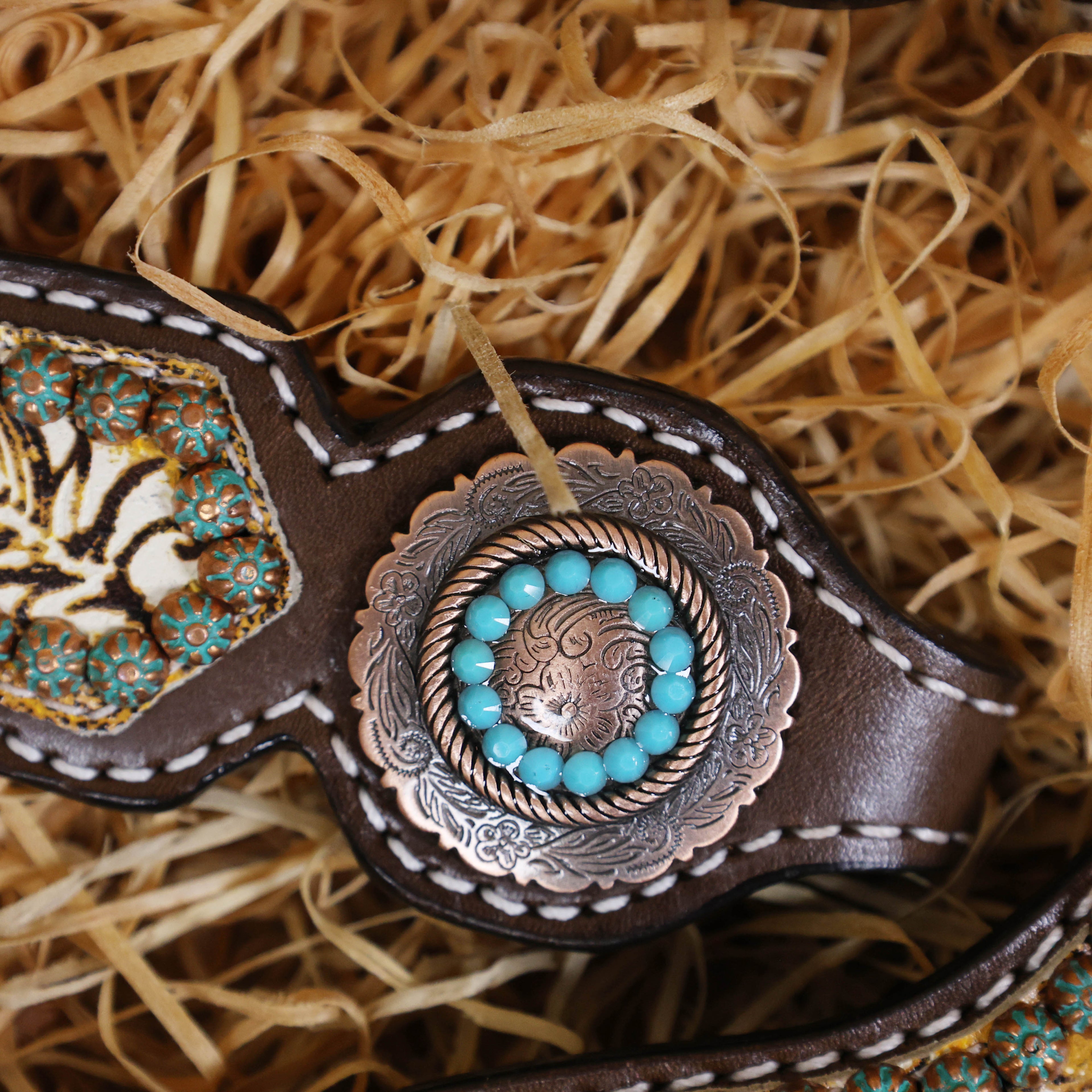 MOUSM Western Headstall and Breast Collar Set Gladiator Style Breast Collar Decorated with Feathers Leather and Turquoise Sunburst Studs & Turquoise Accent Conchoes