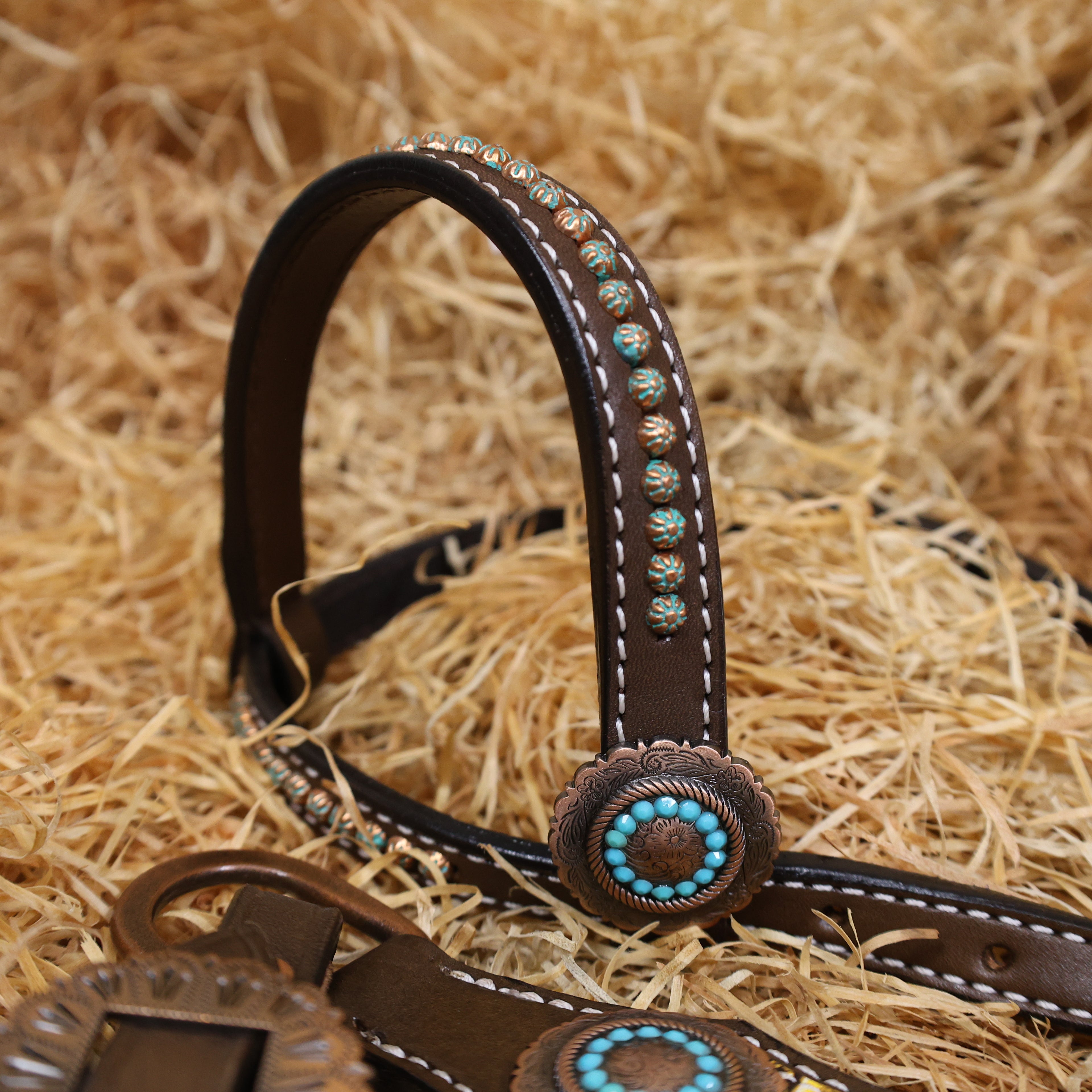 MOUSM Western Headstall and Breast Collar Set Gladiator Style Breast Collar Decorated with Feathers Leather and Turquoise Sunburst Studs & Turquoise Accent Conchoes