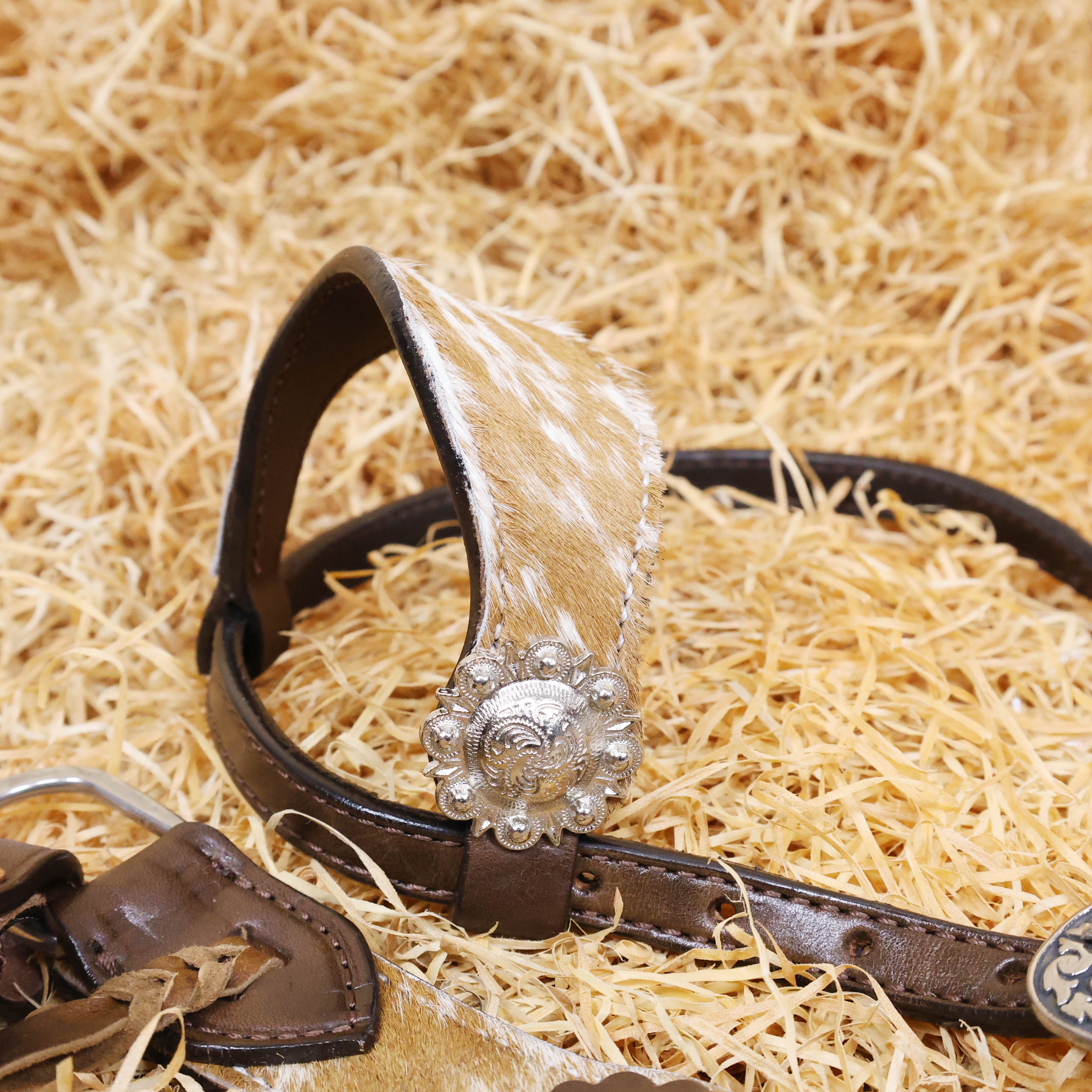 MOUSM Argentina Cow Leather Western Leather Headstall and Breast Collar Tack Set Decorated with Genuine White-Brown Cowhide, Metal Flower Conchos, and Brown Leather Strings