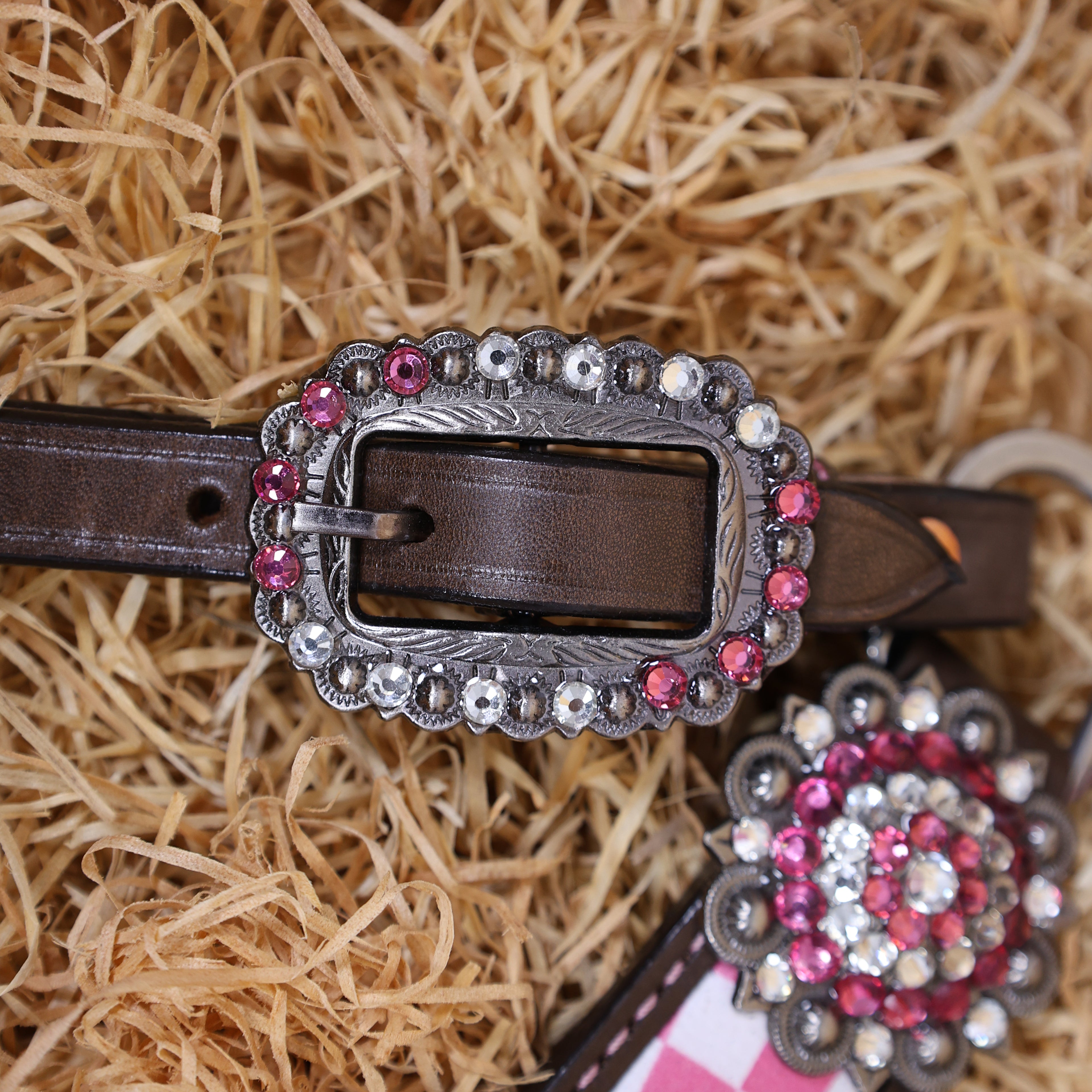 MOUSM Western Leather Headstall and Breast Collar Set – Argentina Cow Leather Horse Tack Set Decorated with Pink Checkered Vector Flags Illustration Design on White Background and Shining Rhinestones Conchos.