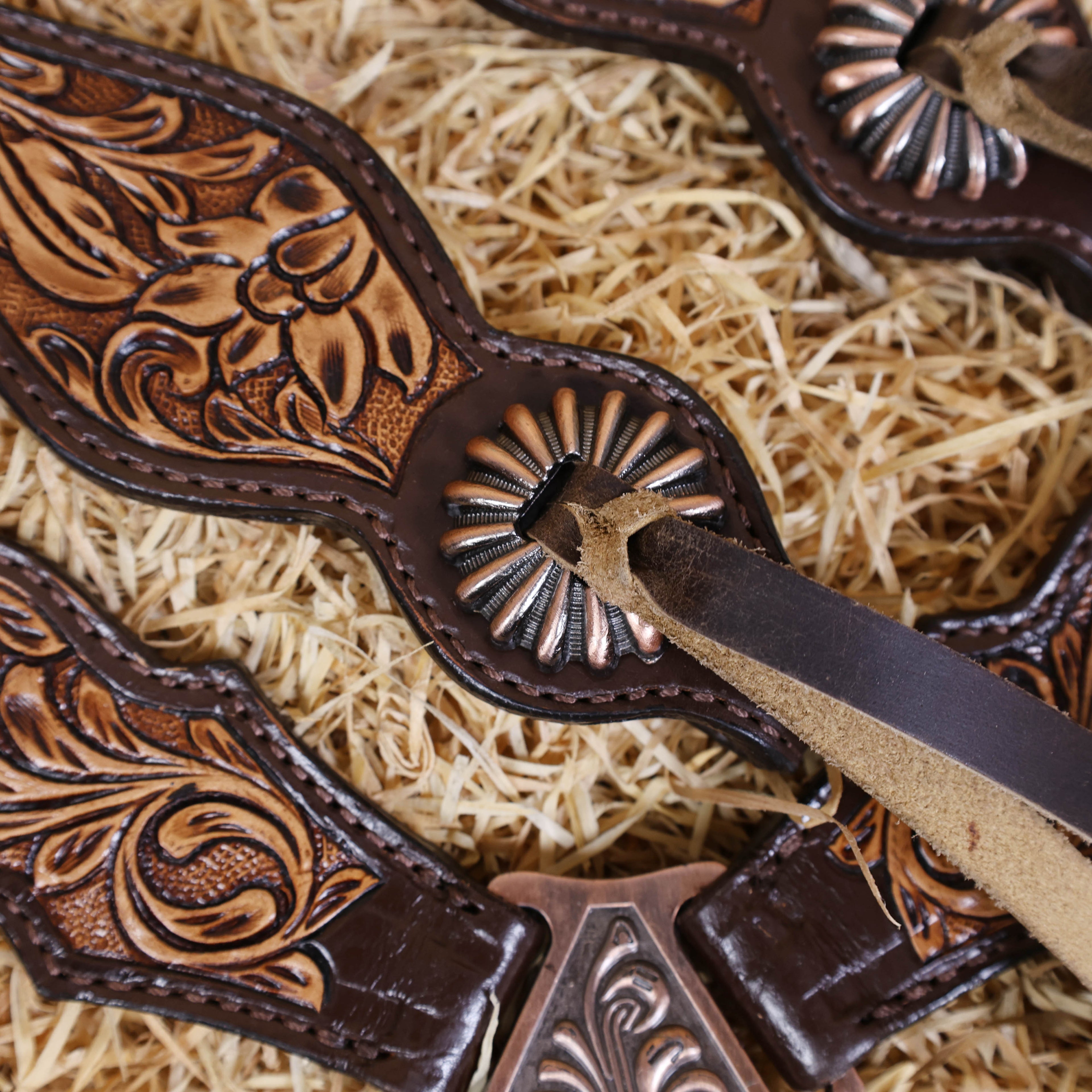 MOUSM Western Horse Headstall Set - Argentina Leather Tack Set Featuring with Flower Hand-Tooling and Mushroom Slot Concho with Roping