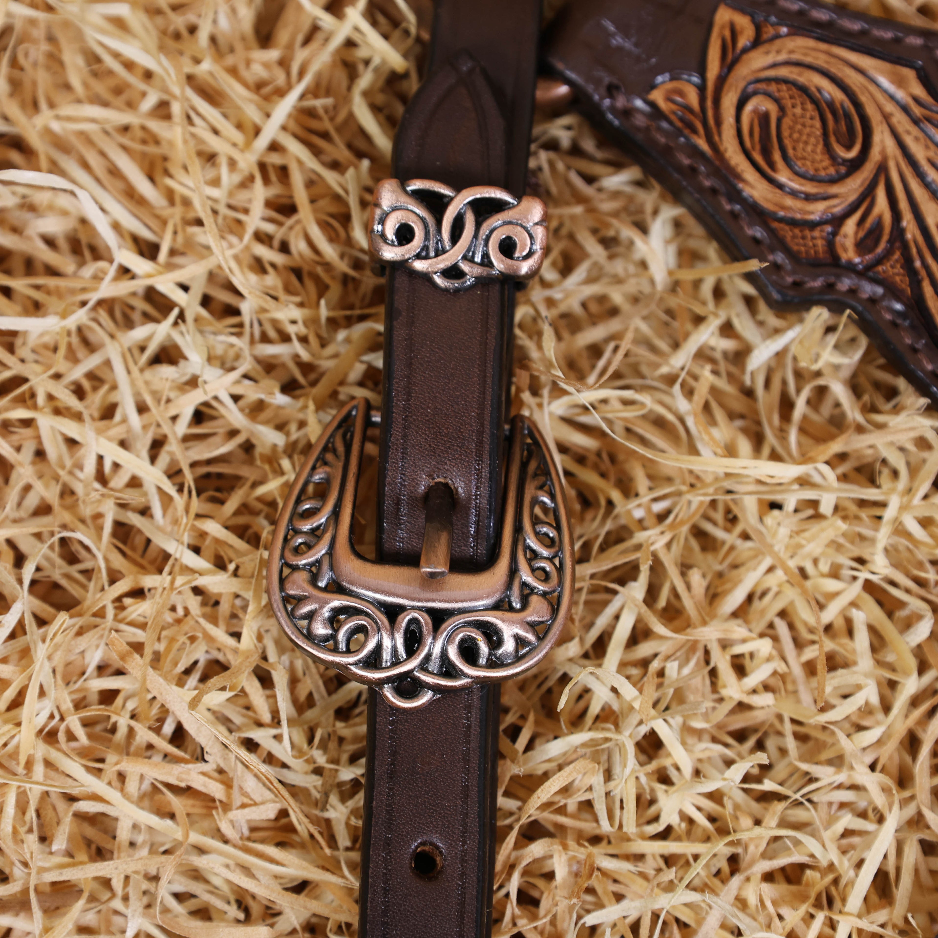 MOUSM Western Horse Headstall Set - Argentina Leather Tack Set Featuring with Flower Hand-Tooling and Mushroom Slot Concho with Roping