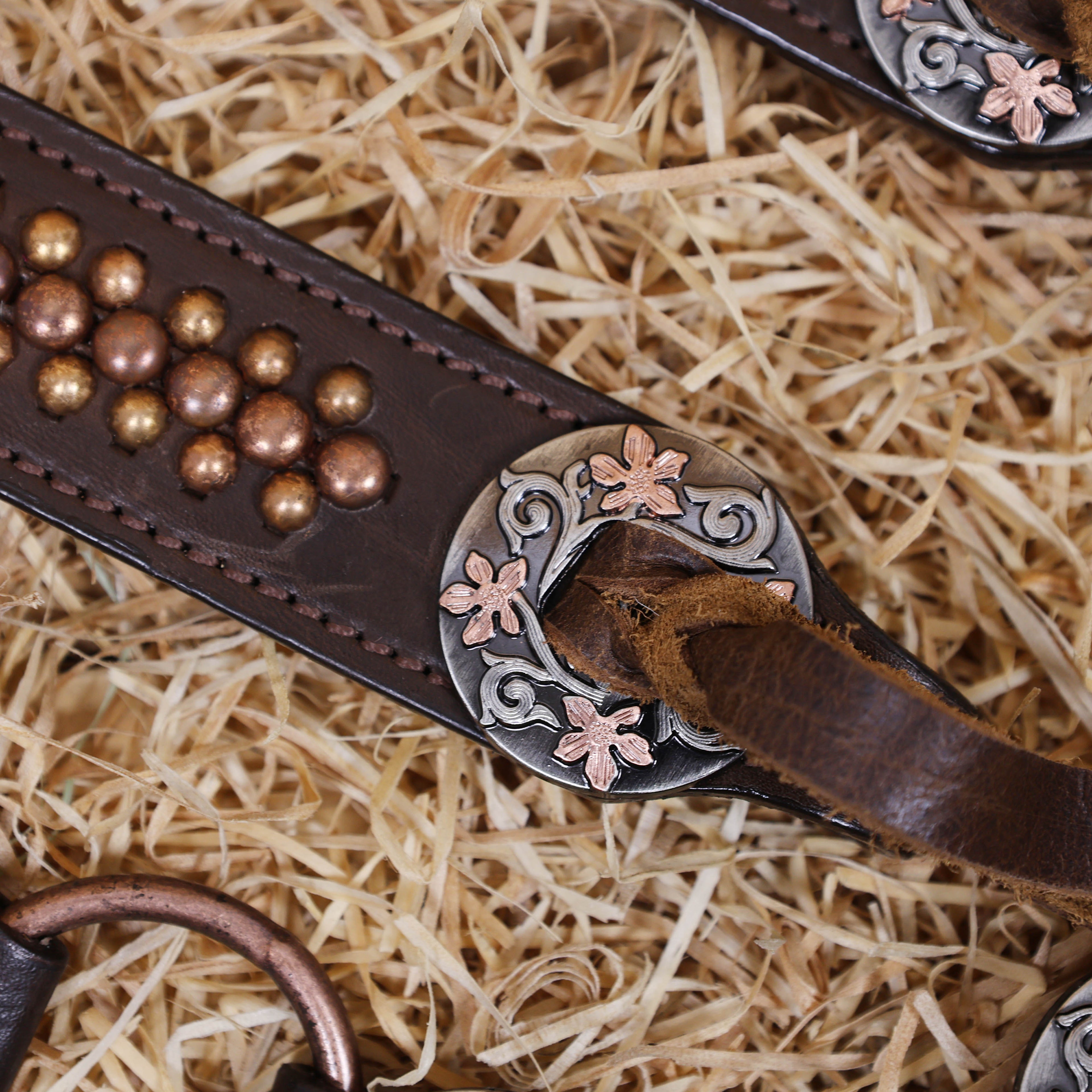MOUSM Horse Tack Set – Western One Ear Headstall and Breast Collar, Crafted from Argentina Cow leather, Decorated with Copper Studs and Copper Slot Conchos with Leather Strings on the Breast Collar