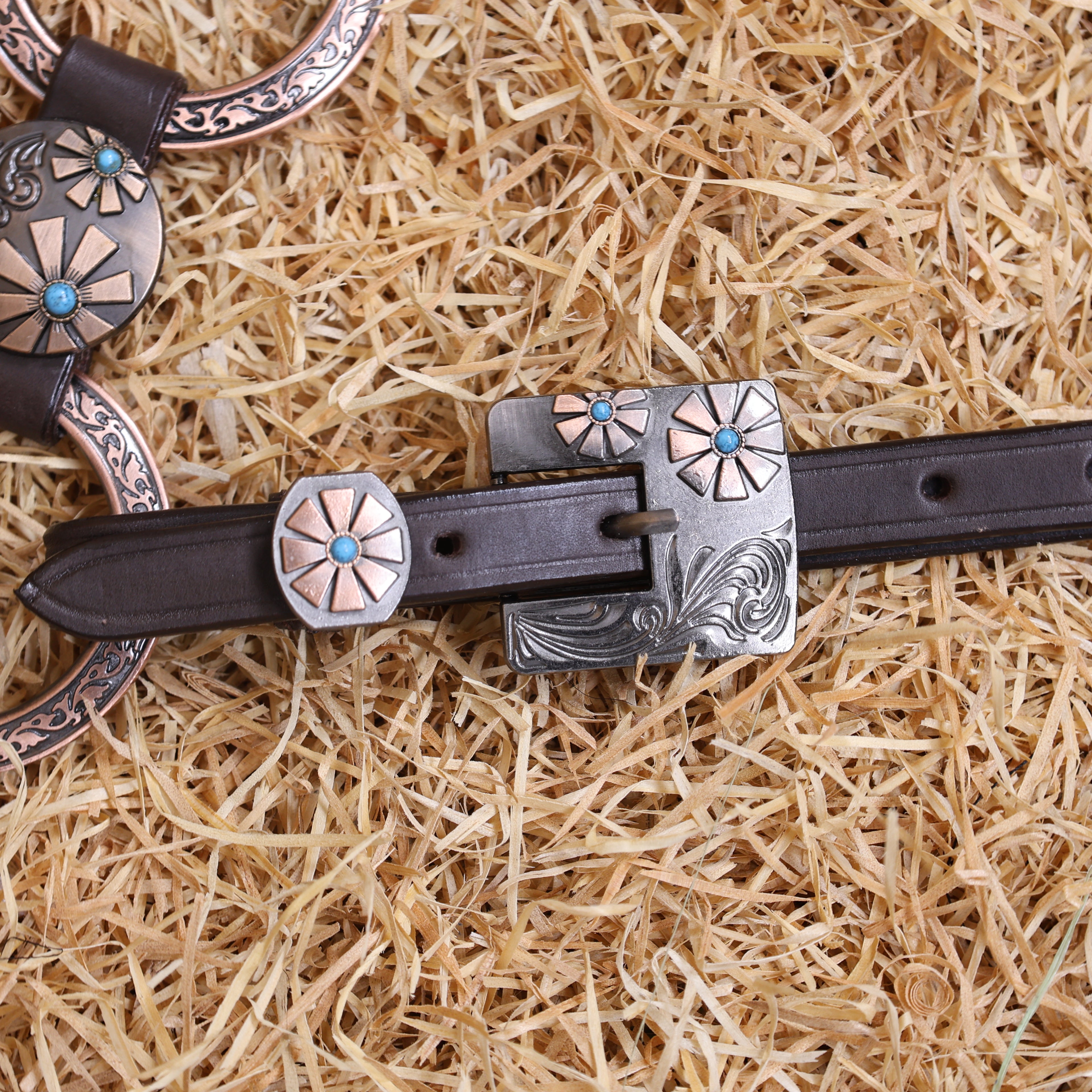 MOUSM Western Ring Headstall and Breast Collar Set – Handcrafted from Argentina Cowhide Leather, Twisted One-Ear Headstall, Decorated with Two-Tone Flower Conchos with Turquoise Stones, and Antique Copper Hardware