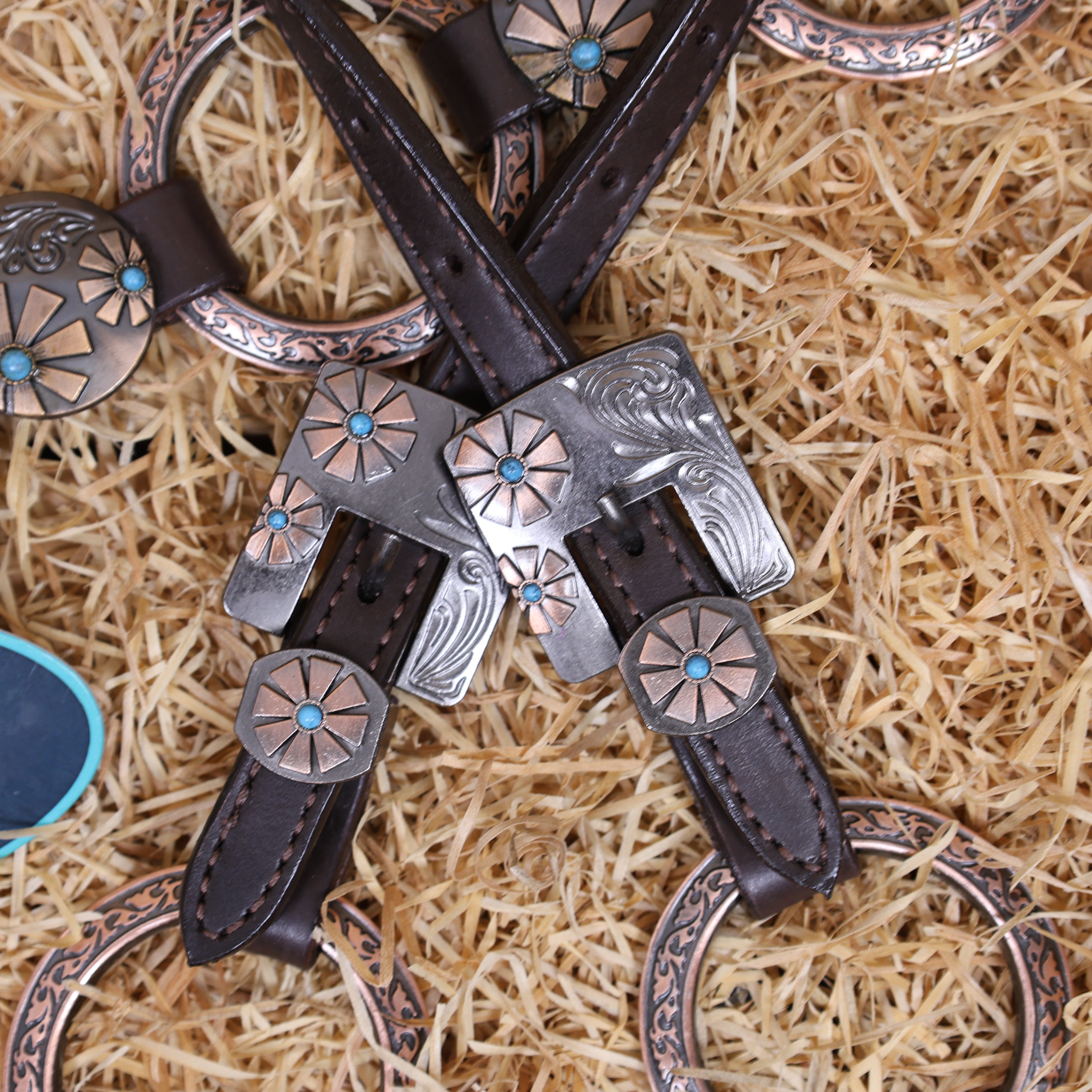 MOUSM Western Ring Headstall and Breast Collar Set – Handcrafted from Argentina Cowhide Leather, Twisted One-Ear Headstall, Decorated with Two-Tone Flower Conchos with Turquoise Stones, and Antique Copper Hardware