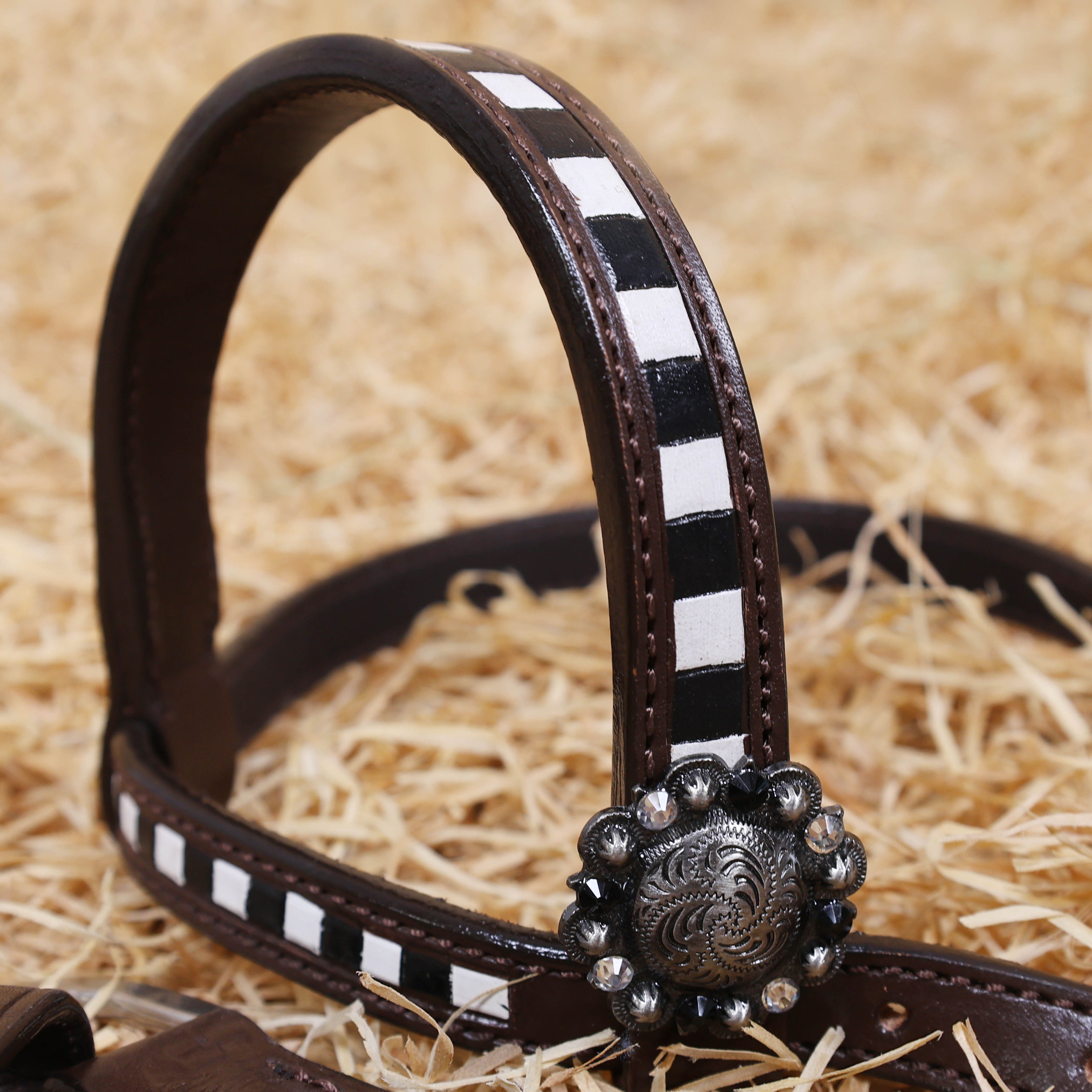 MOUSM Western Horse Headstall Set – Made from Genuine Argentina Cowhide with Hand-Tooled Checkered Pattern and Floral Motifs on Tan Leather, Shining Berry Conchos, and Antique Nickel Hardware
