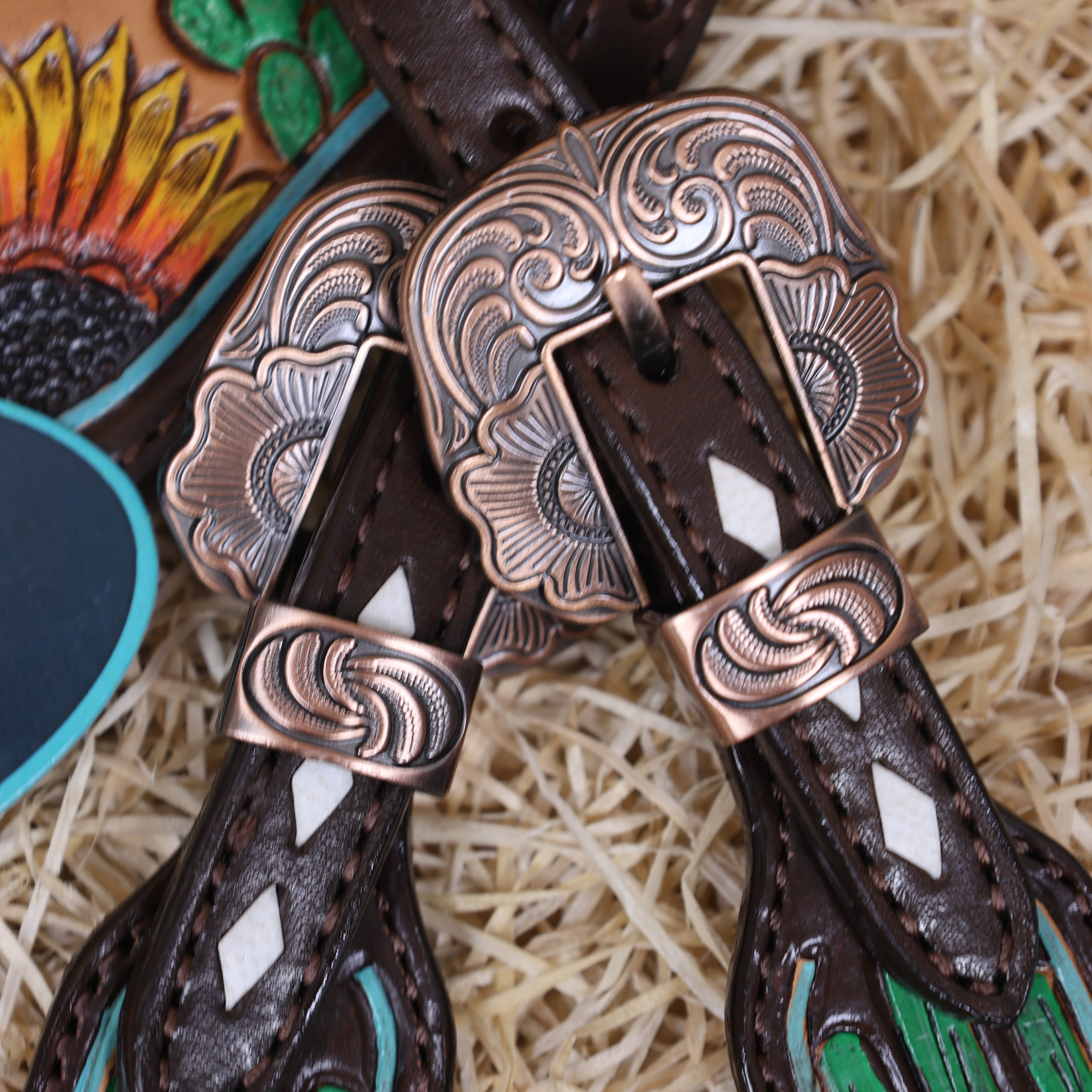 MOUSM Western Horse Tack Set – Made from Genuine Argentina Cow Leather, Decorated with Hand-Carved Cactus and Sunflower Designs, Rawhide Backstitching on One-Ear Headstall and Breast Collar, and Flower-Shaped Conchos with Turquoise Stone