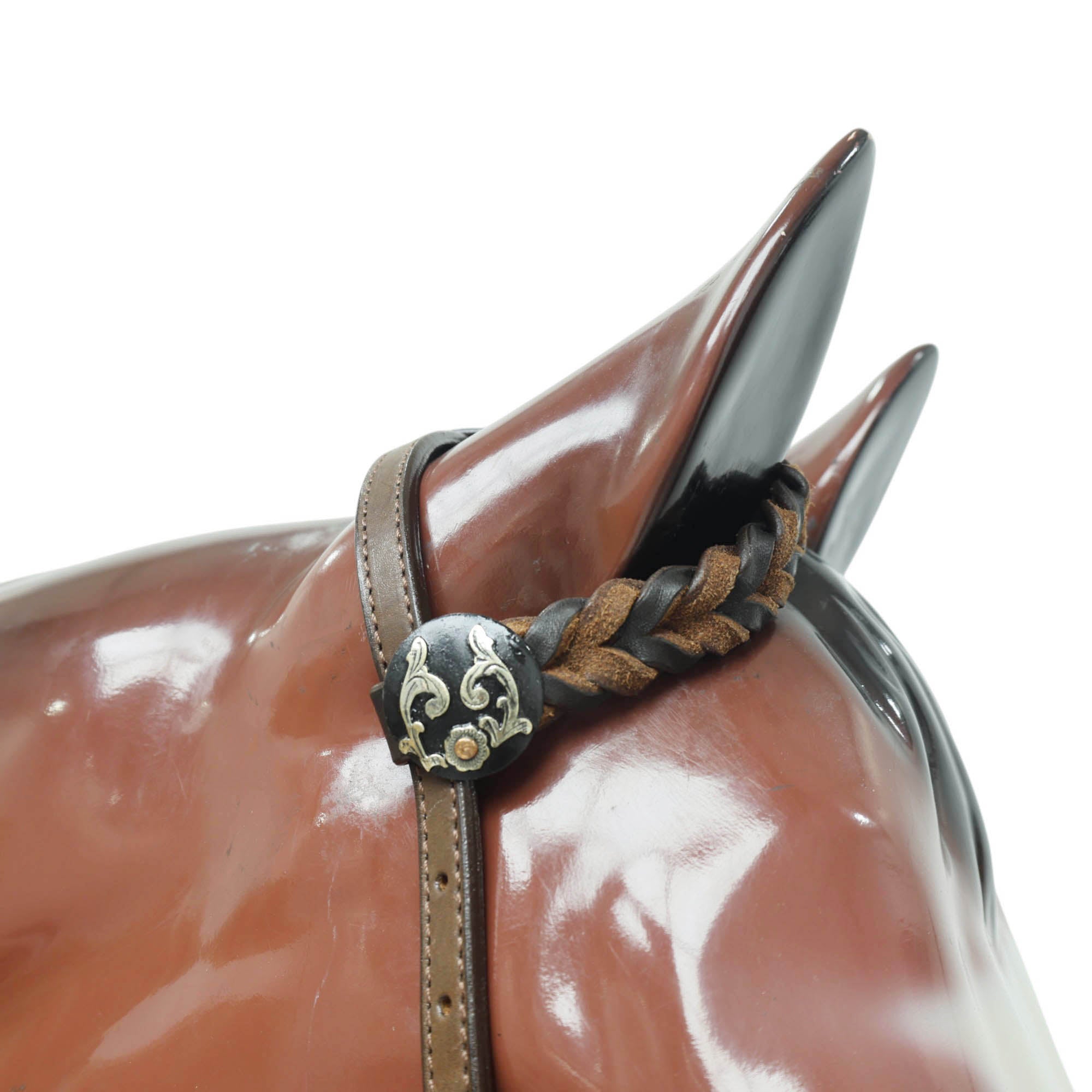 MOUSM Western Horse Headstall Set – Leather-Braided One-Ear and Cheekpieces, Featuring Engraved Rings Connected by Leather Strap with Engraved Concho on the Breast Collar