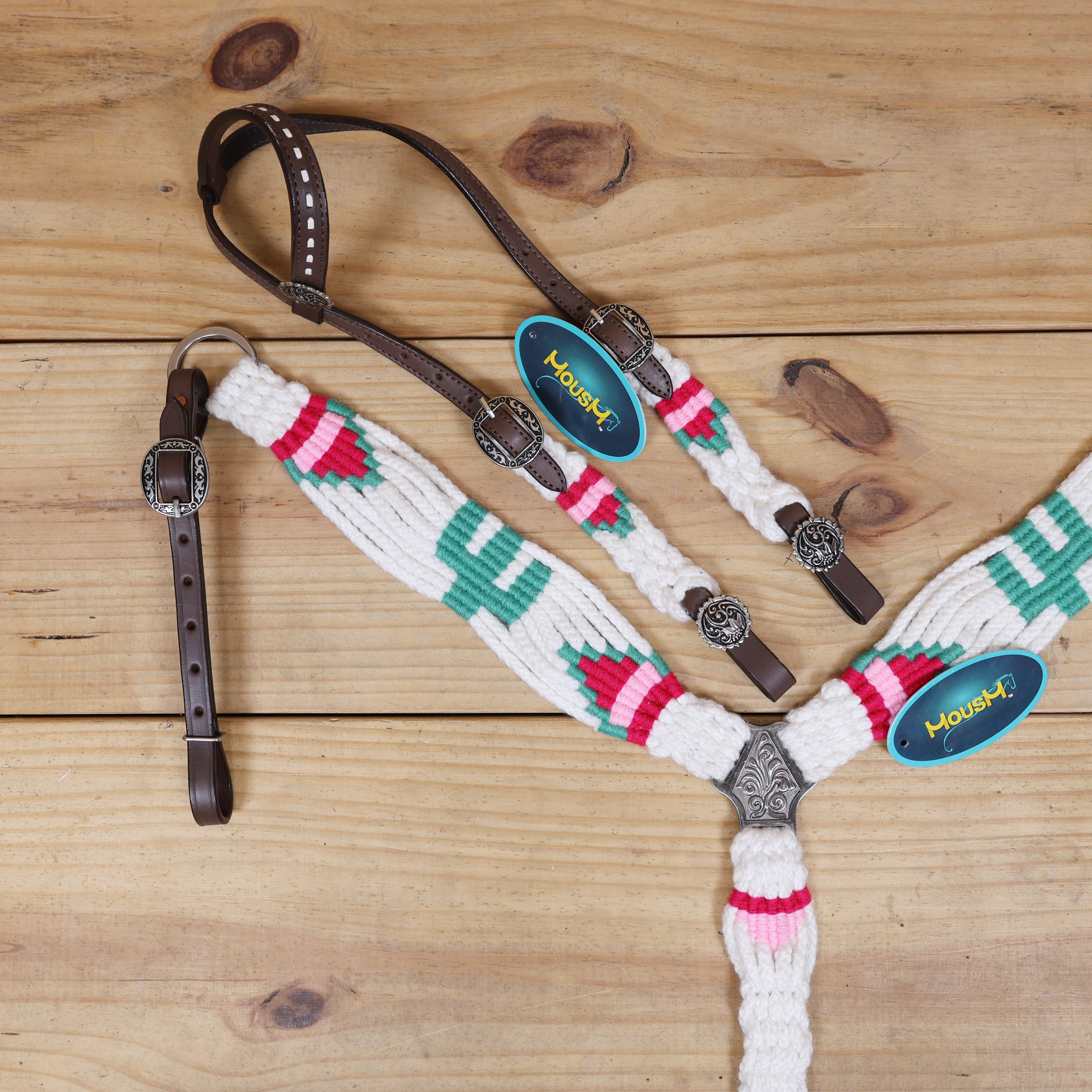 Green Cactus Mohair Western Headstall Tack Set with 32” Front Girth – White, Green & Red – Complete 5-Piece Set on Argentina Leather – Antique Copper Hardware – Handcrafted