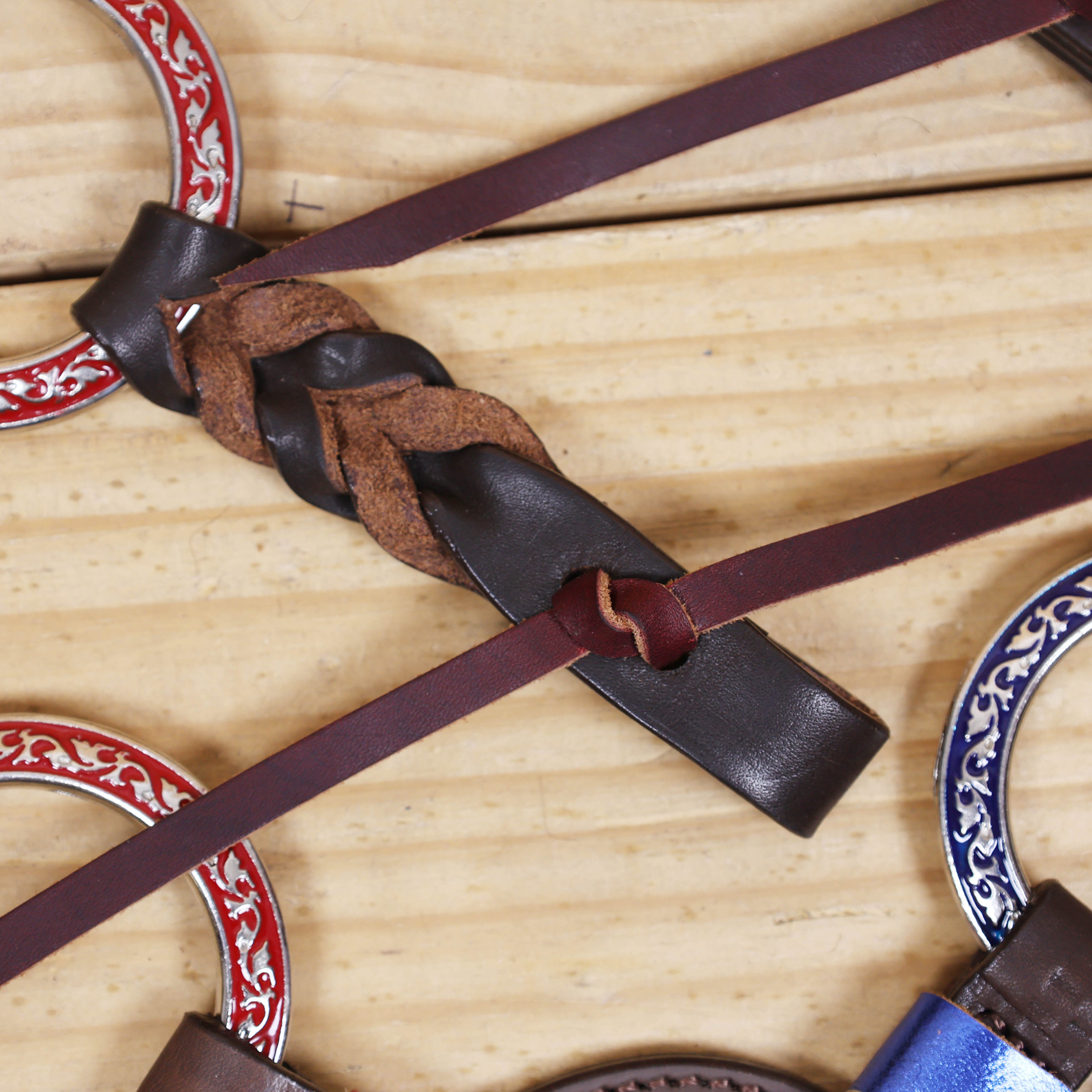 Western Leather One Ear Headstall & Breast Collar Tack Set – Red, Royal Blue & White Hand-Painted Engraved Rings, Fringe & Twisted Braiding, Argentina Cow Leather, Antique Nickel Hardware – Full Horse
