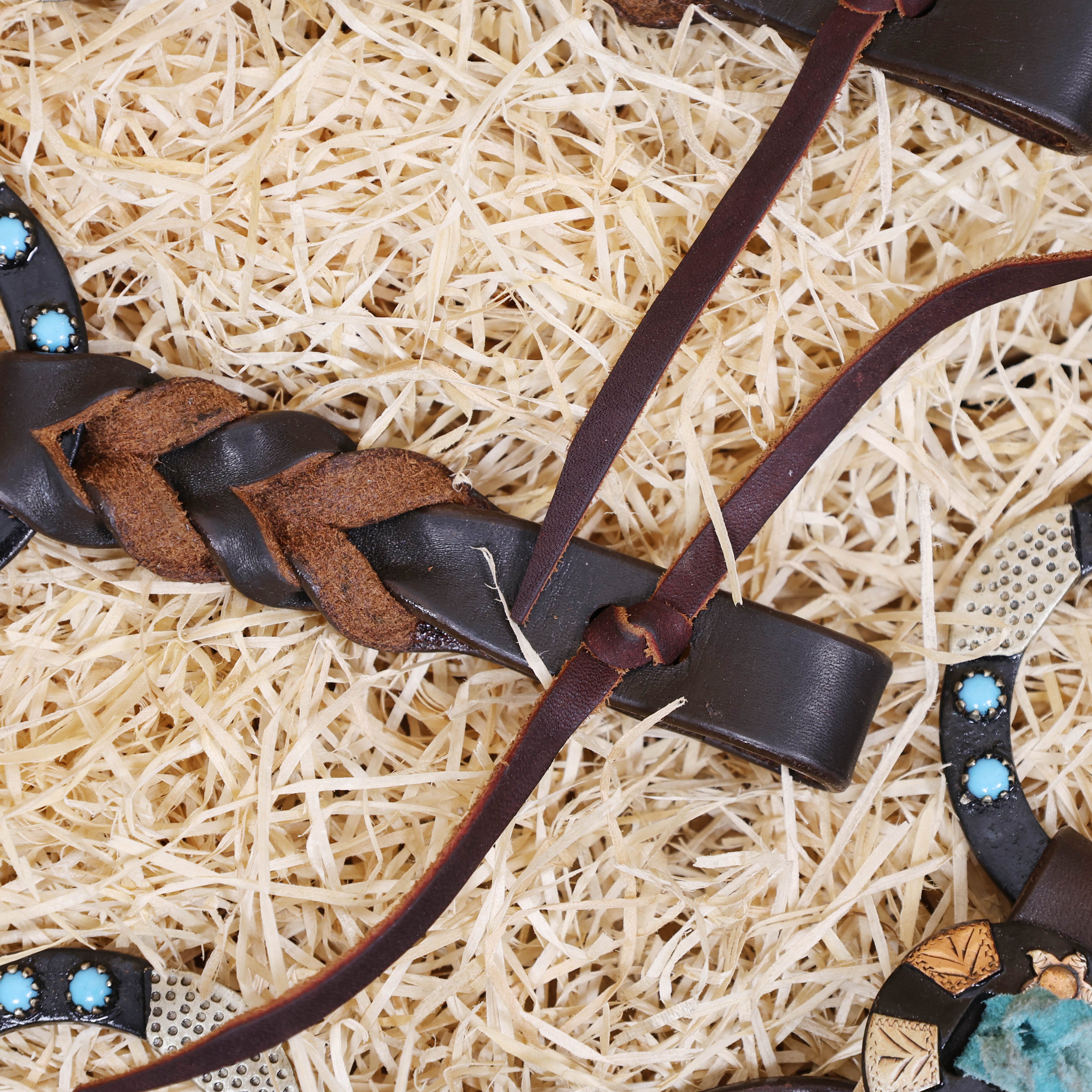 Western Handmade Headstall & Breast Collar Tack Set – 2-Tone Rings with Sky Blue Stones, Antique Slot Conchos, Turquoise Laces, Genuine Argentina Cow Leather – Full Horse