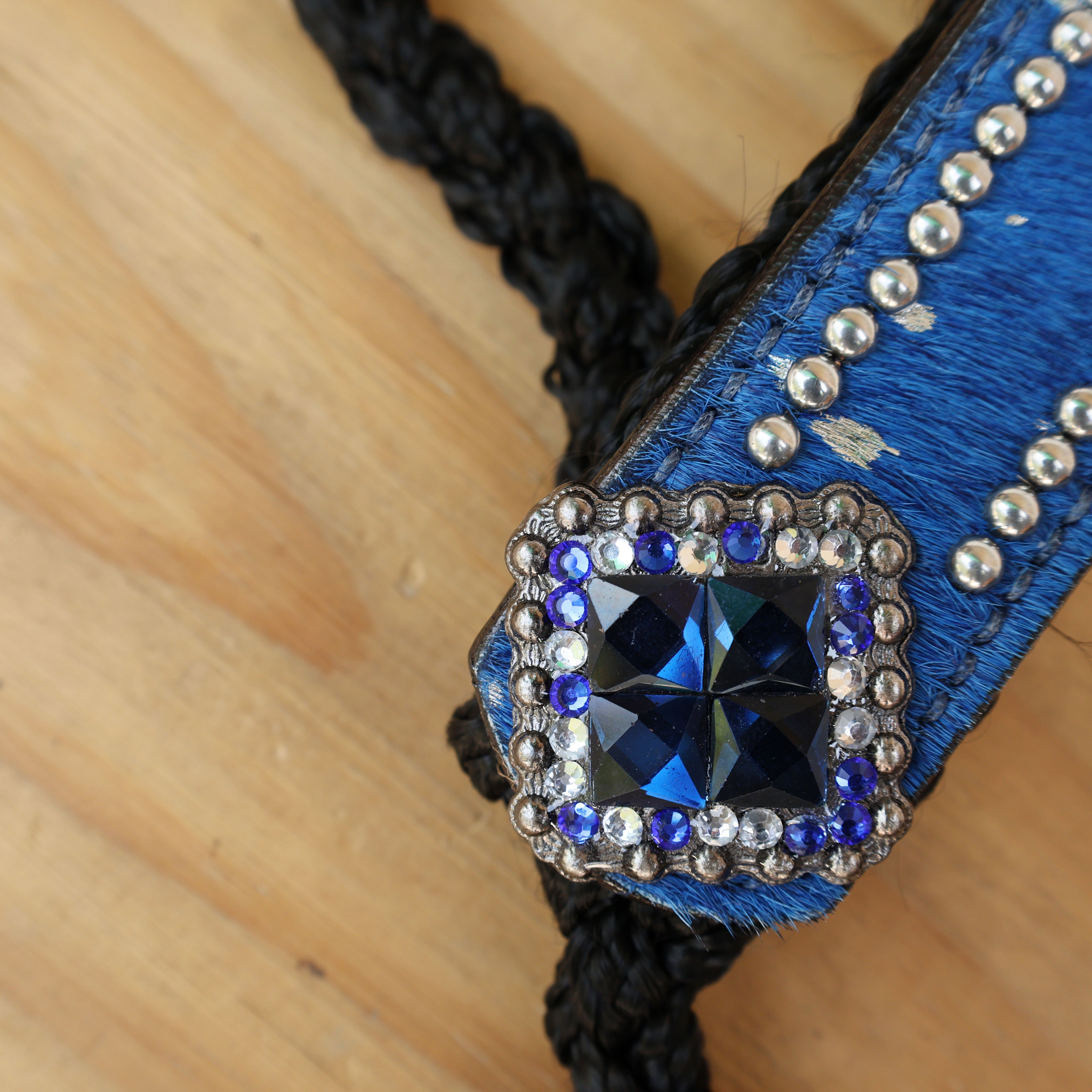 MOUSM Nylon Mule Halter for Horse – 1.5" Inches Wide Noseband Decorated with Royal Blue Acid Wash Hair on Cowhide Leather and Crystal Rhinestone Concho, 7.5&