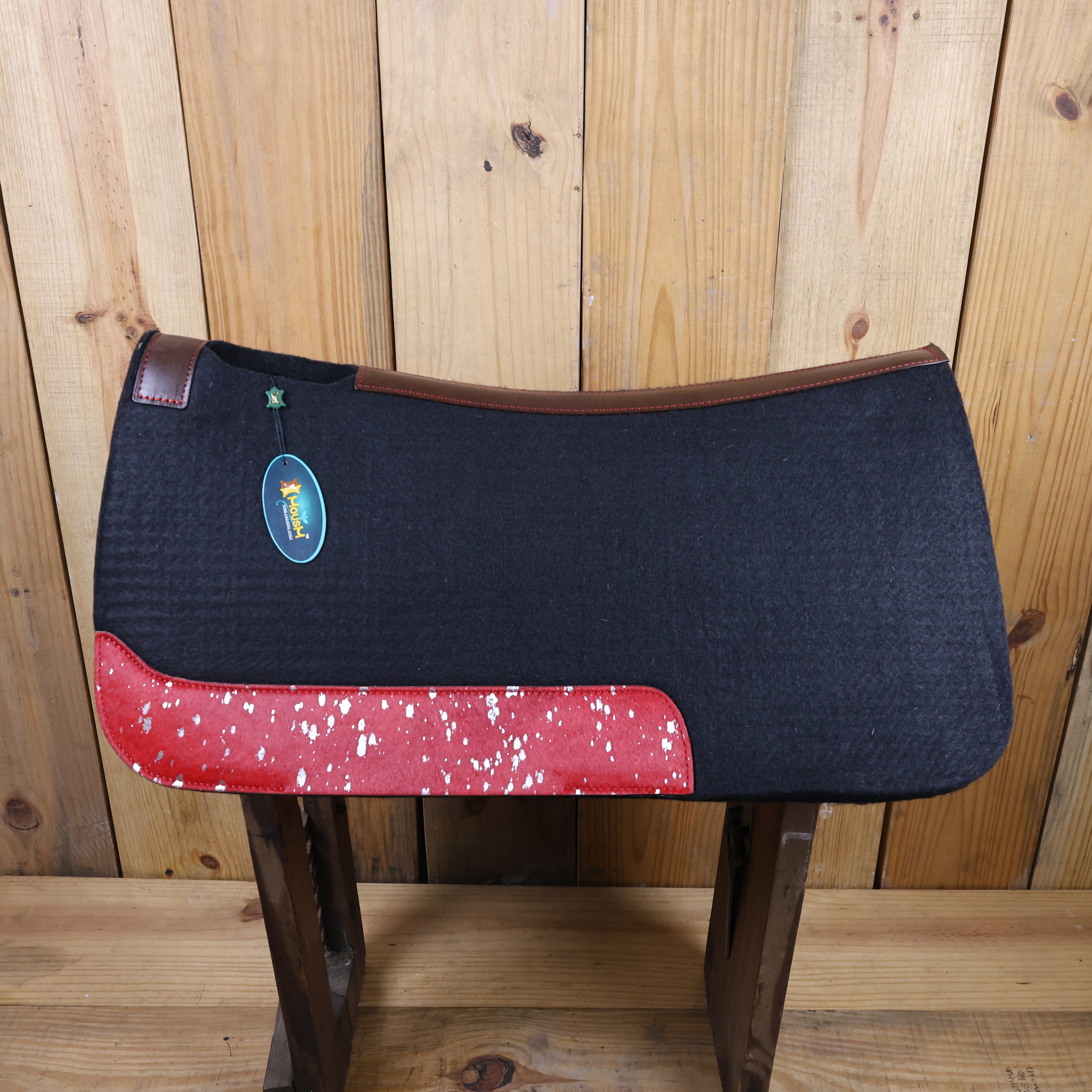 MOSUM Western Saddle Pad - Saddle Pad for Horses Synthetic Wool Blend Black Felt with Red Acid Wash Hair on Cowhide Leather Patch, Comfort Pad for Horses.