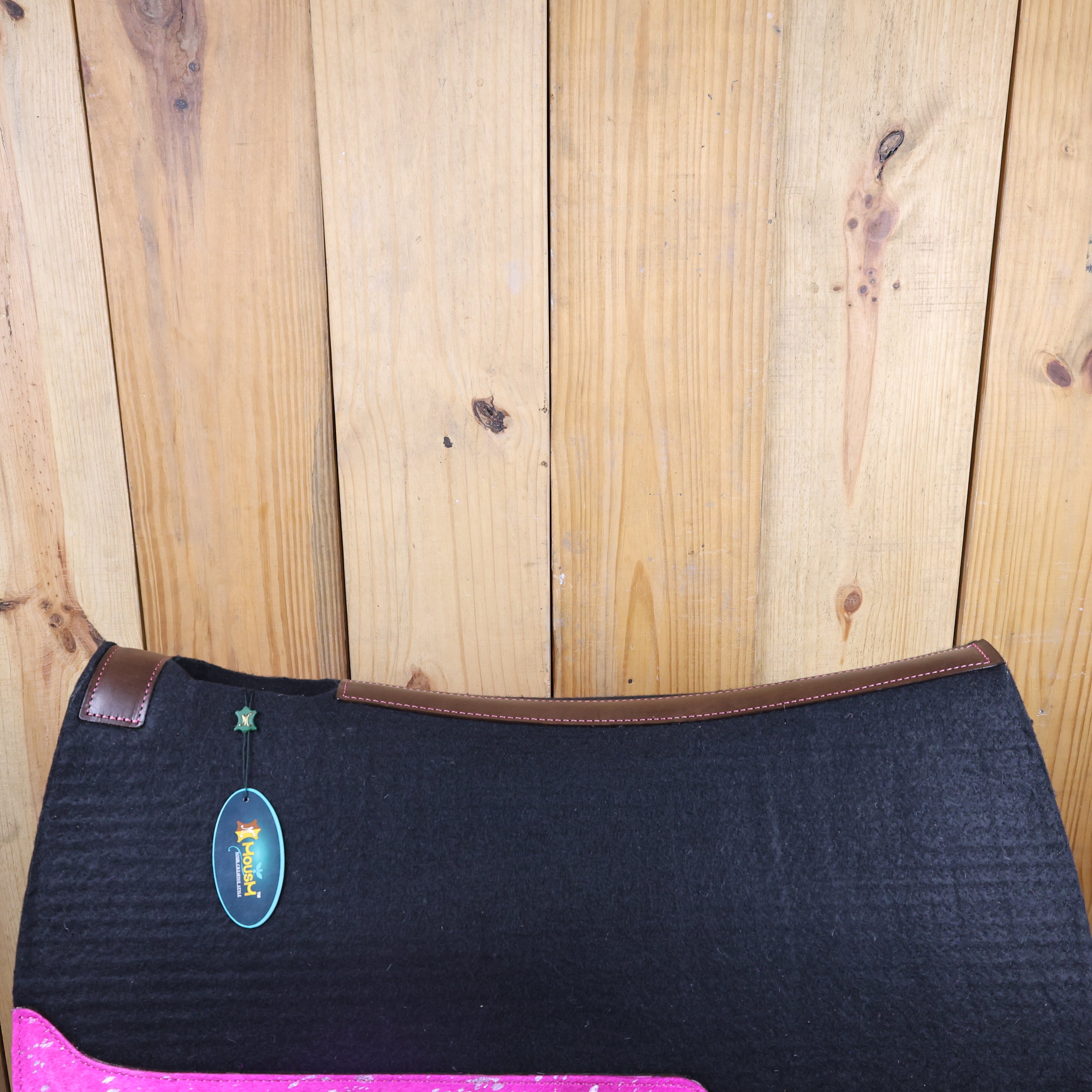 MOSUM Western Saddle Pad - Saddle Pad for Horses Synthetic Wool Blend Black Felt with Pink Acid Wash Hair on Cowhide Leather Patch, Comfort Pad for Horses.