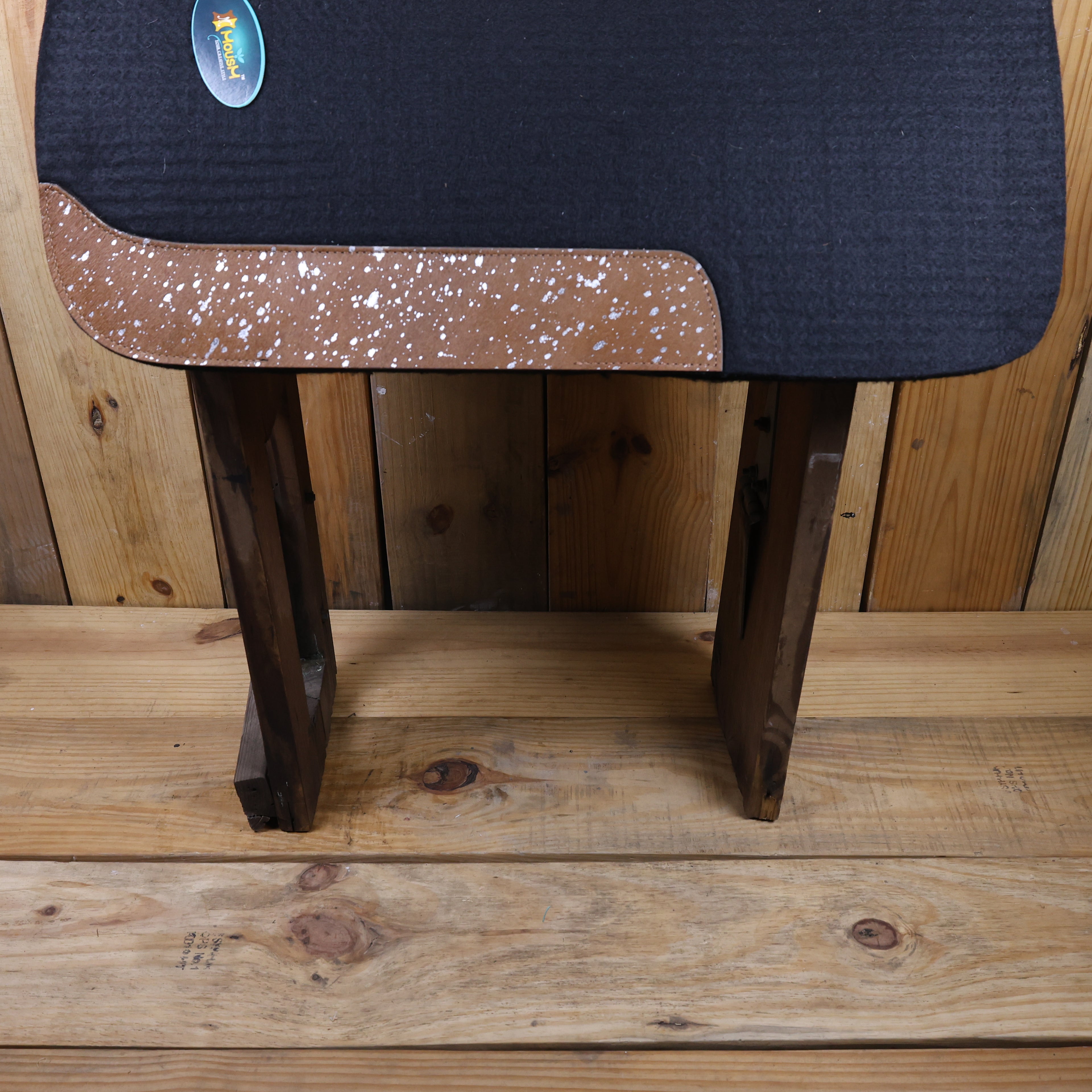 MOSUM Western Saddle Pad - Saddle Pad for Horses Synthetic Wool Blend Black Felt with Brown Acid Wash Hair on Cowhide Leather Patch, Comfort Pad for Horses.