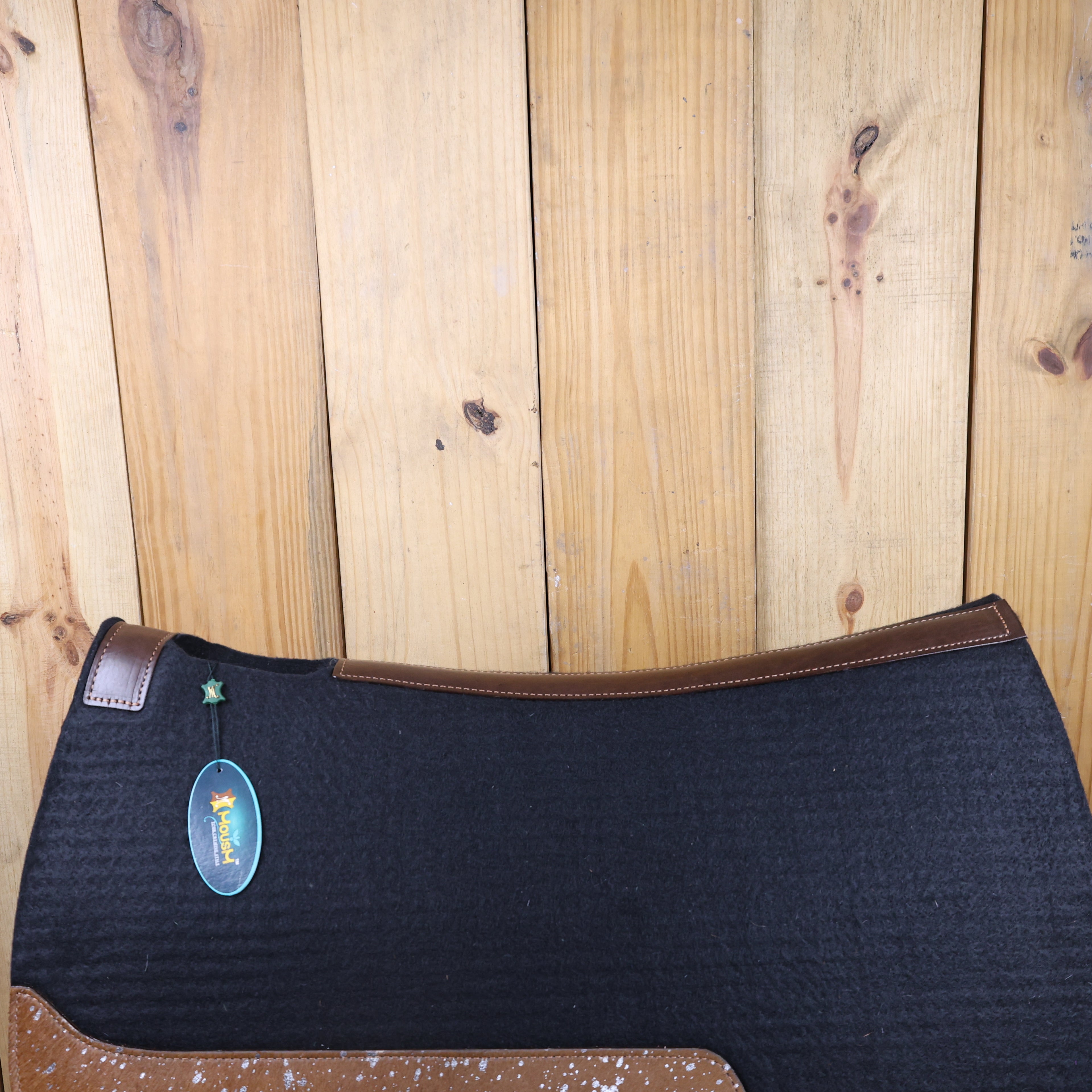 MOSUM Western Saddle Pad - Saddle Pad for Horses Synthetic Wool Blend Black Felt with Brown Acid Wash Hair on Cowhide Leather Patch, Comfort Pad for Horses.