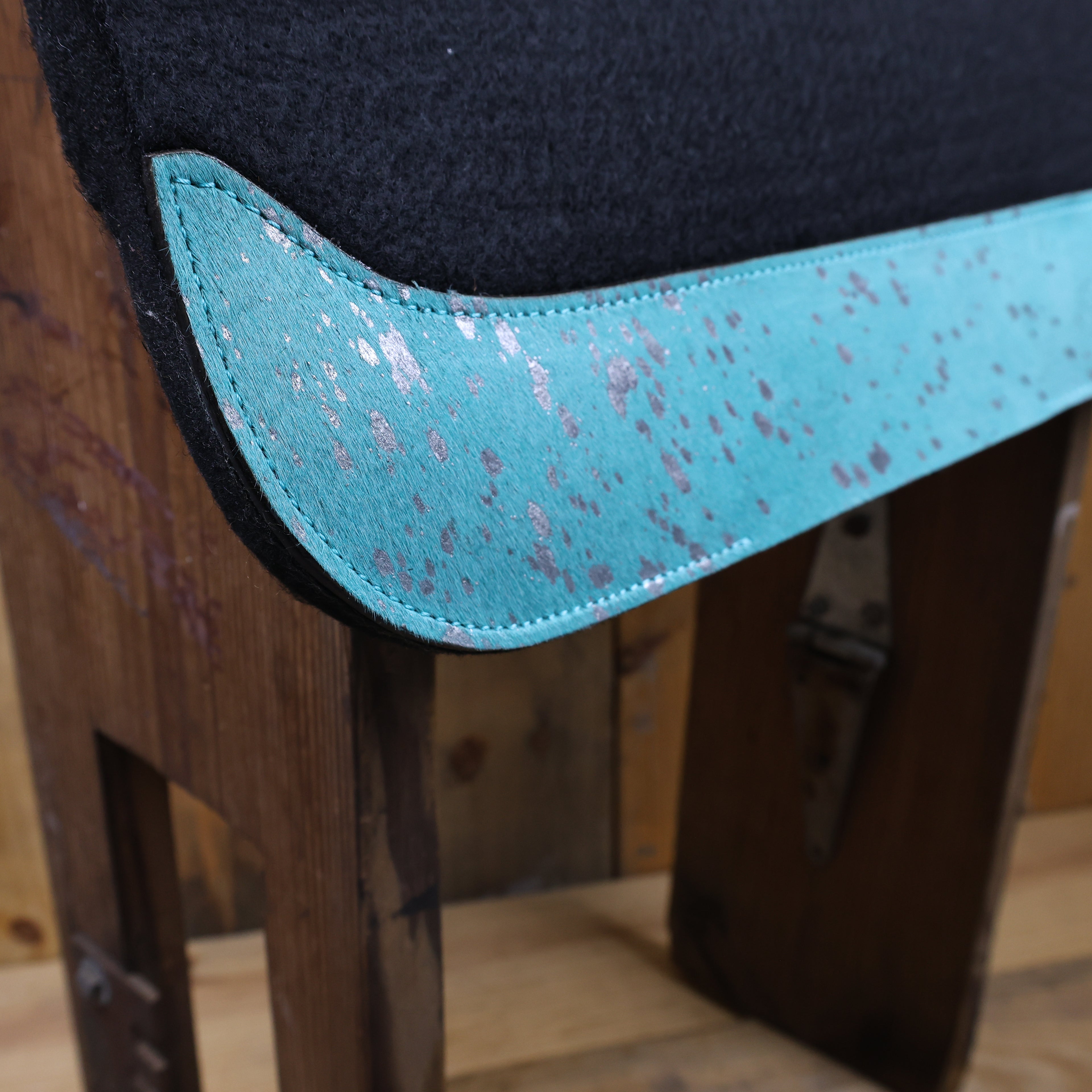 MOSUM Western Saddle Pad - Saddle Pad for Horses Synthetic Wool Blend Black Felt with Turquoise Acid Wash Hair on Cowhide Leather Patch, Comfort Pad for Horses.