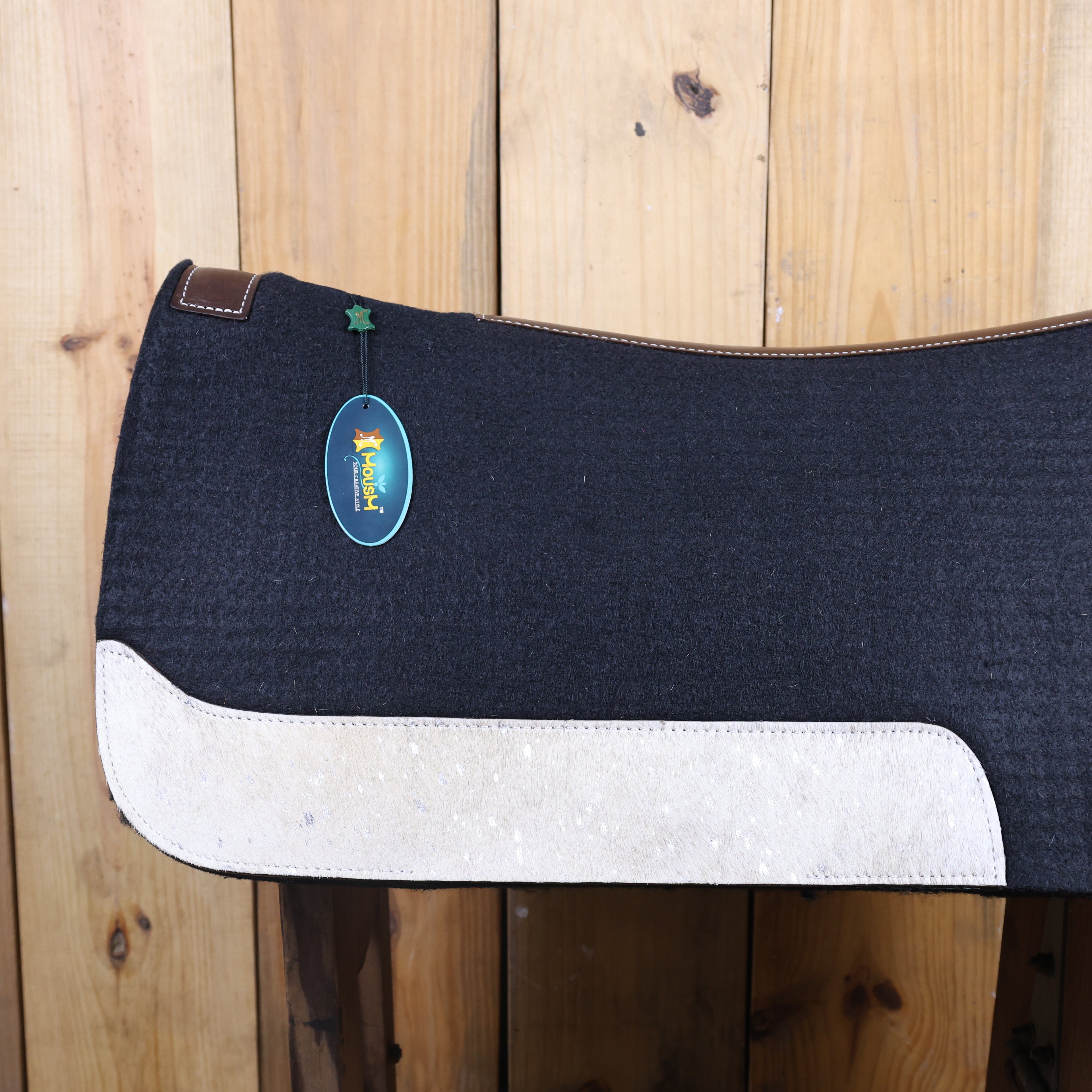 MOSUM Western Saddle Pad - Saddle Pad for Horses Synthetic Wool Blend Black Felt with White Acid Wash Hair on Cowhide Leather Patch, Comfort Pad for Horses.