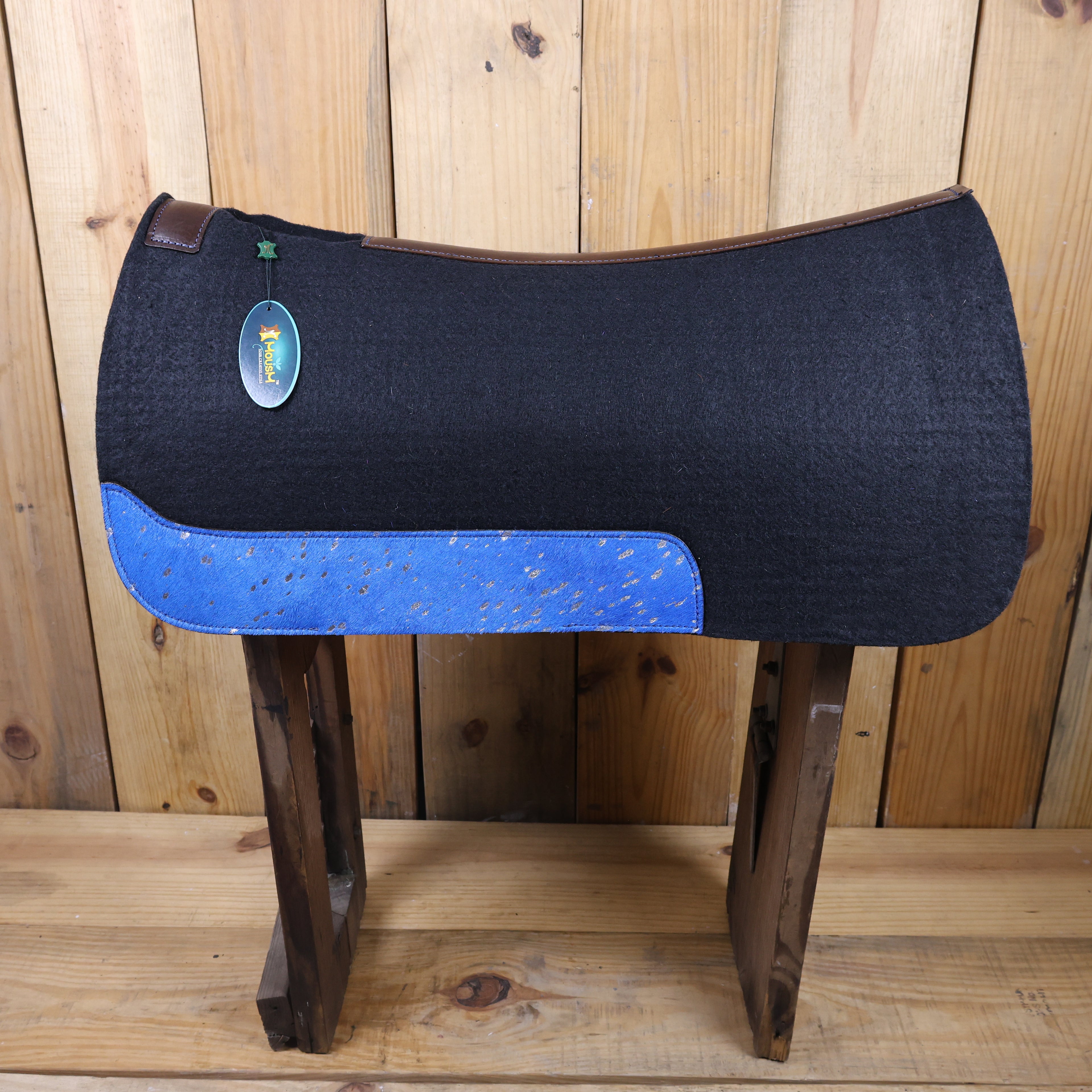 MOSUM Western Saddle Pad - Saddle Pad for Horses Synthetic Wool Blend Black Felt with Royal Blue Acid Wash Hair on Cowhide Leather Patch, Comfort Pad for Horses.