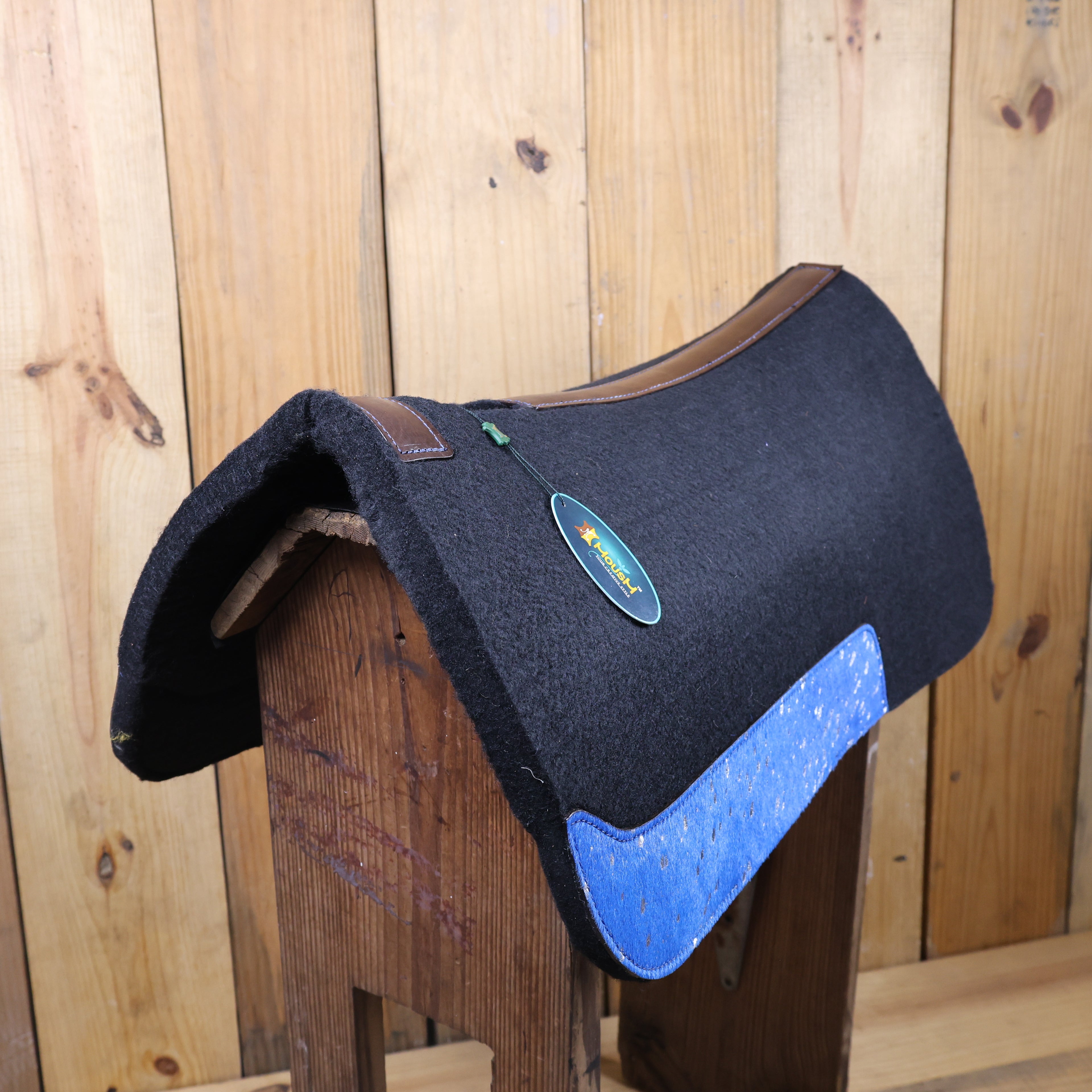 MOSUM Western Saddle Pad - Saddle Pad for Horses Synthetic Wool Blend Black Felt with Royal Blue Acid Wash Hair on Cowhide Leather Patch, Comfort Pad for Horses.