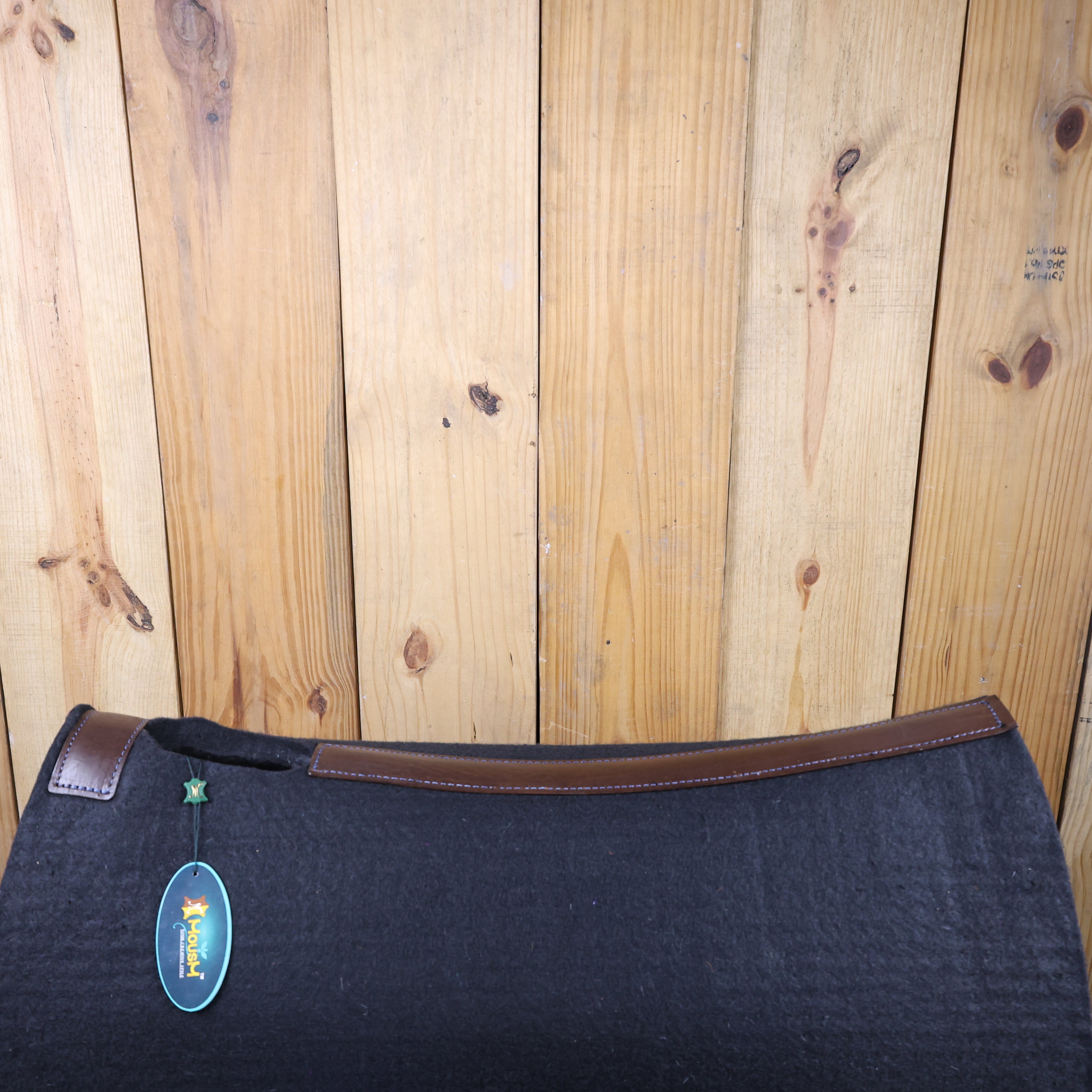 MOSUM Western Saddle Pad - Saddle Pad for Horses Synthetic Wool Blend Black Felt with Royal Blue Acid Wash Hair on Cowhide Leather Patch, Comfort Pad for Horses.