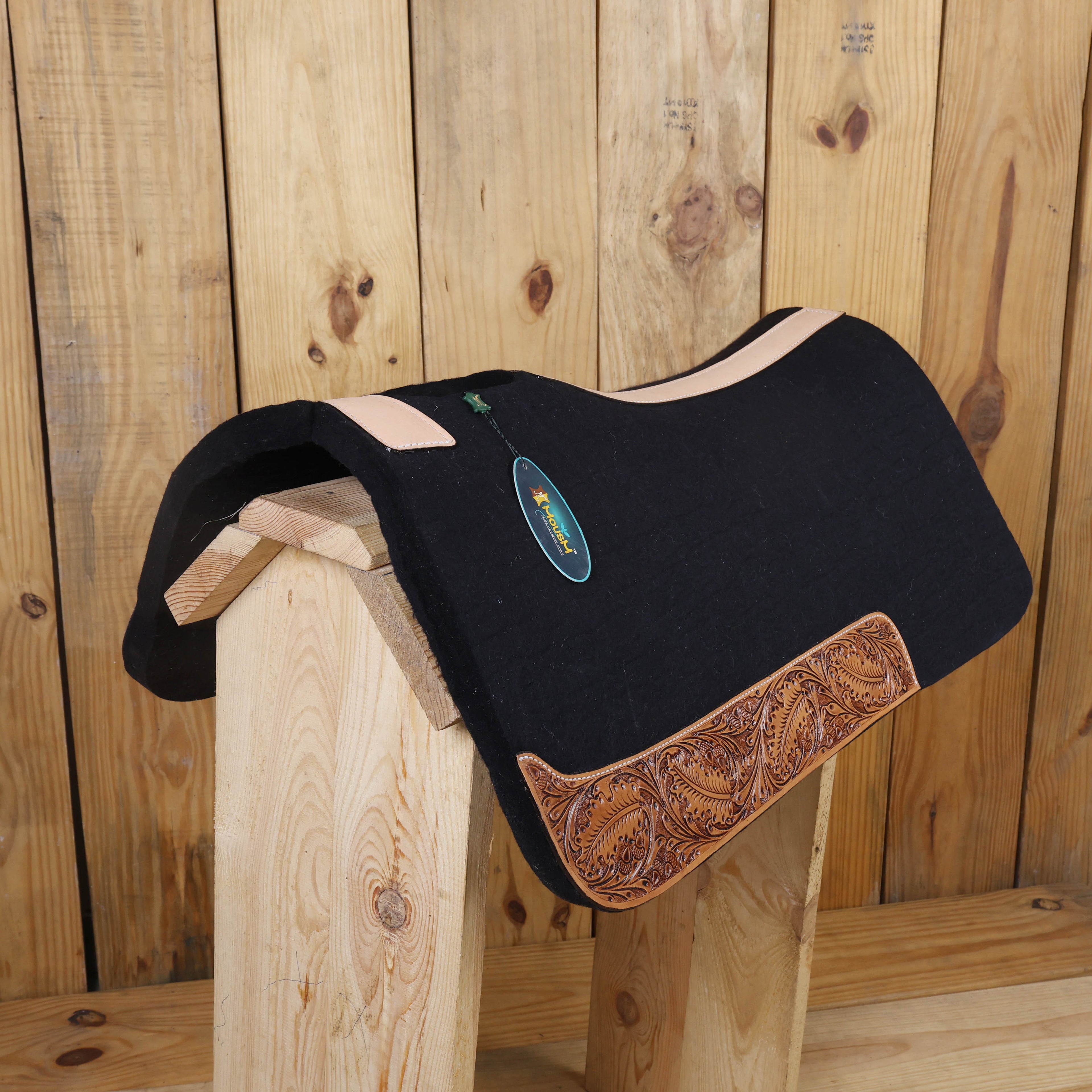 MOUSM Western Saddle Pad - Saddle Pad for Horses Thick Square Skirt with Synthetic Wool Blend Black Felt with Hand-Tooled Oak Leaf Carving on Real Cow Hide Leather, Comfortable Saddle Pads