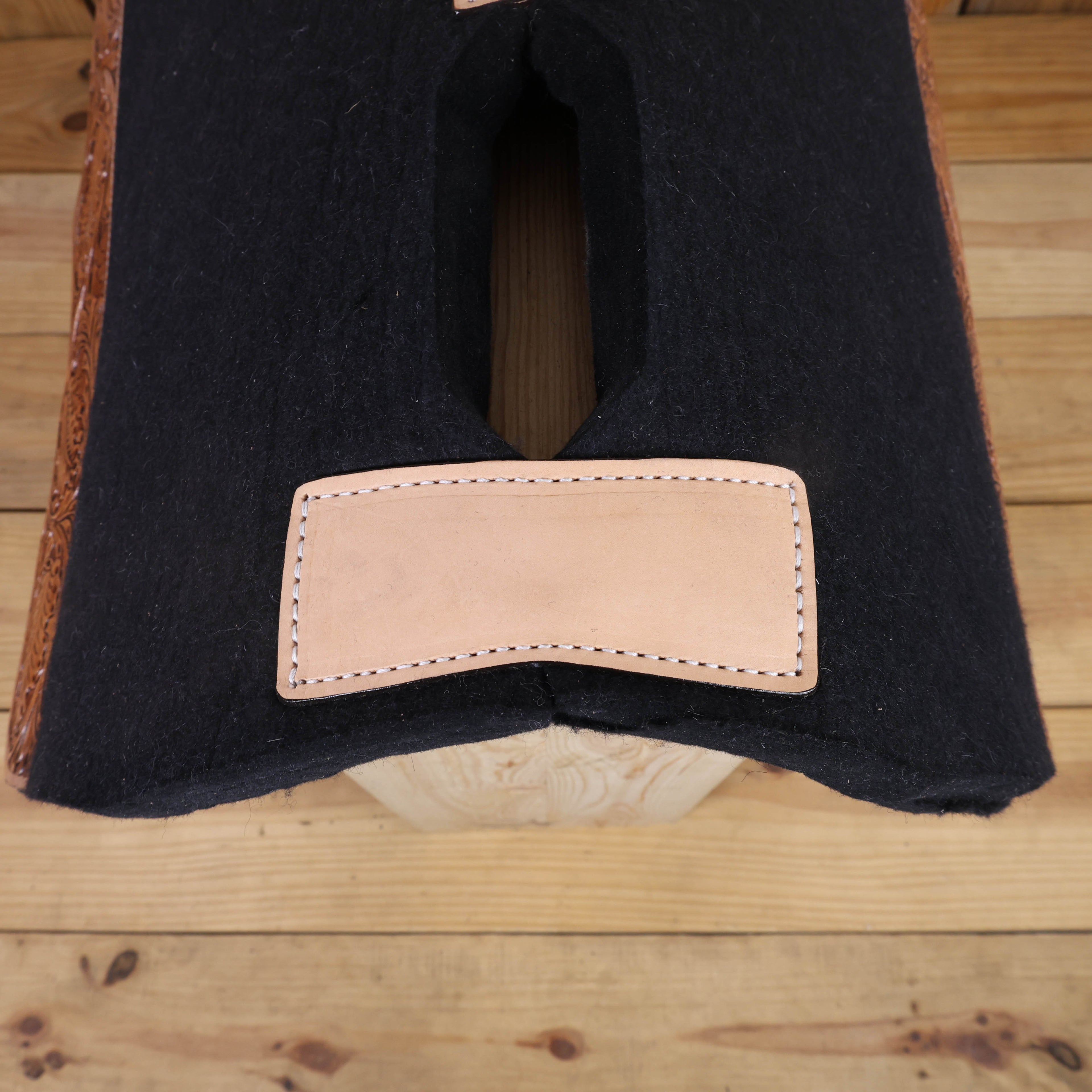 MOUSM Western Saddle Pad - Saddle Pad for Horses Thick Square Skirt with Synthetic Wool Blend Black Felt with Hand-Tooled Oak Leaf Carving on Real Cow Hide Leather, Comfortable Saddle Pads