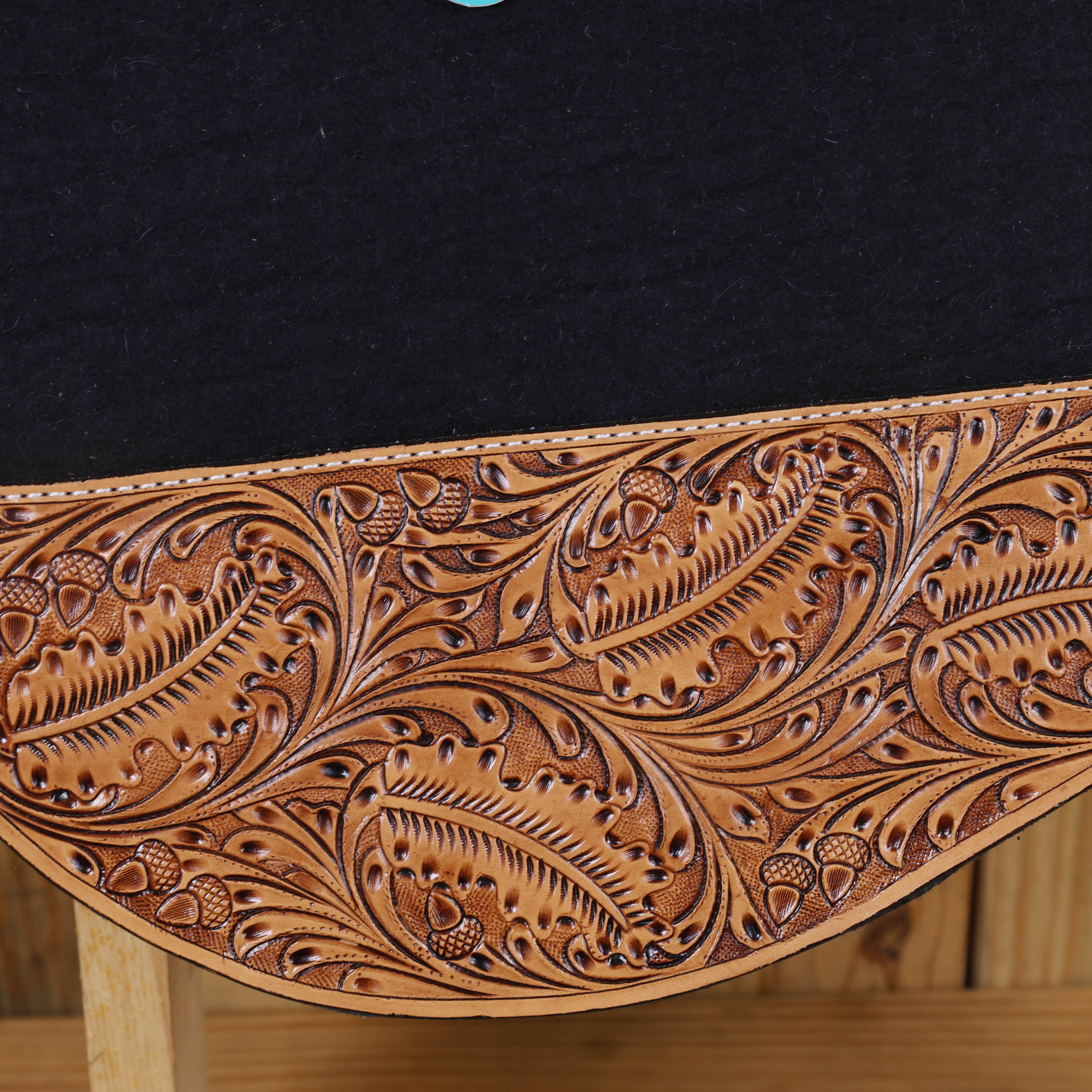 MOUSM Western Saddle Pad - Butterfly Shape Saddle Pad for Horses Thick Square Skirt with Synthetic Black Wool Blend Felt with Hand-Tooled Oak Leaf Carving on Real Cow Hide Leather, Comfortable Saddle Pads