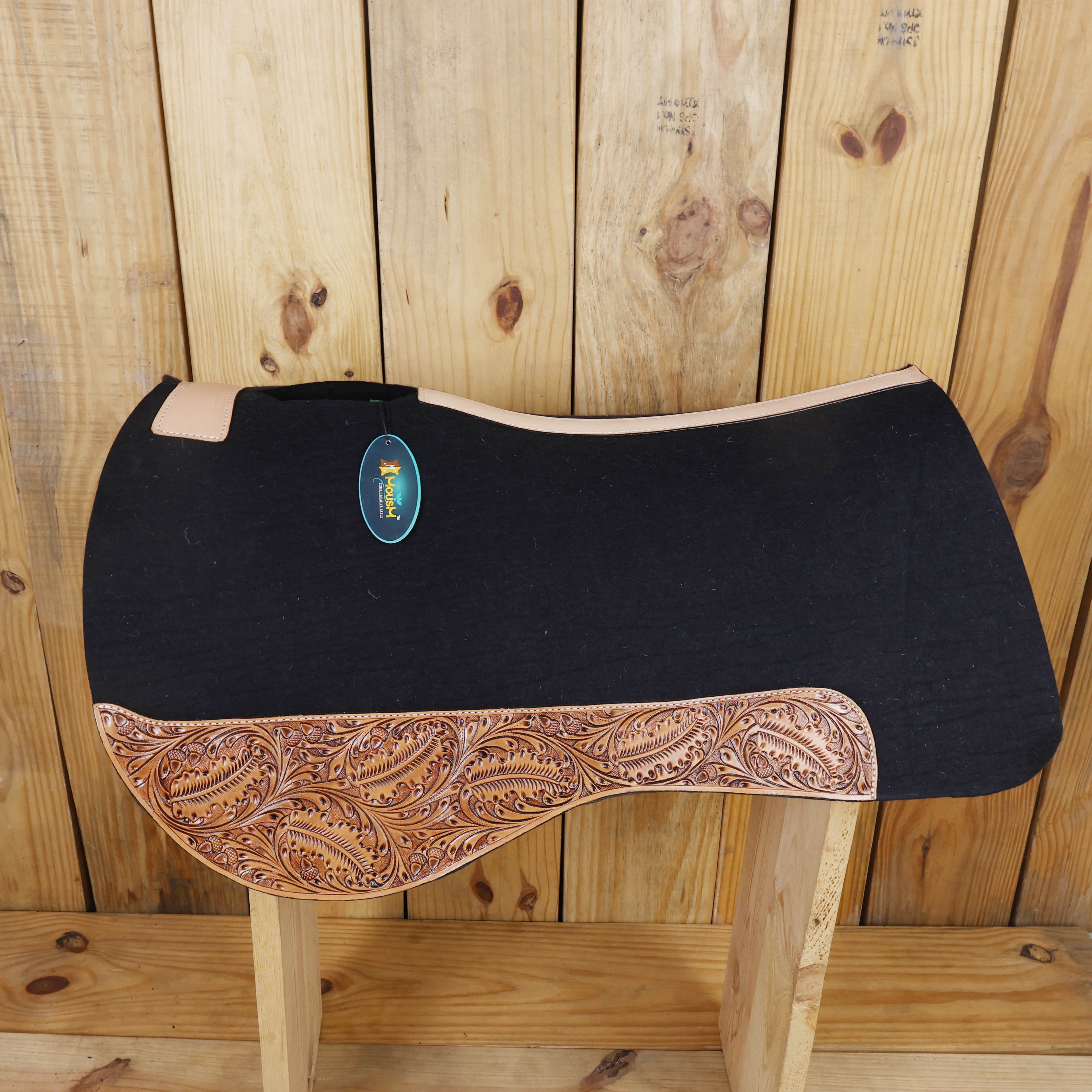 MOUSM Western Saddle Pad - Butterfly Shape Saddle Pad for Horses Thick Square Skirt with Synthetic Black Wool Blend Felt with Hand-Tooled Oak Leaf Carving on Real Cow Hide Leather, Comfortable Saddle Pads