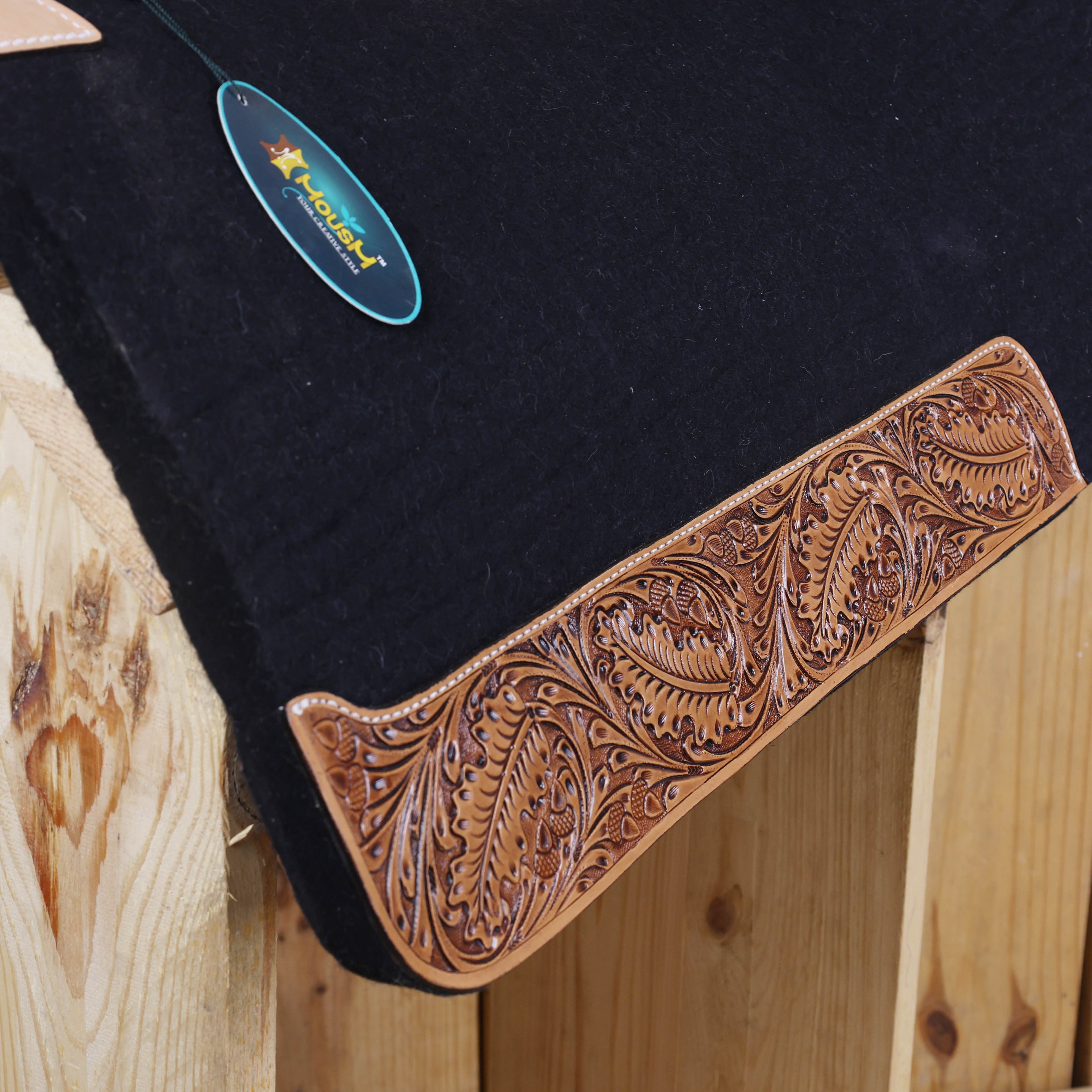 MOUSM Western Saddle Pad - All Around Round Saddle Pad with Full Skirt with Cutout Feather Trim and Leather Reinforced Spine Decorated with OAK Leaf Hand Carving on Real Cow Hide Leather, Comfortable Saddle Pads