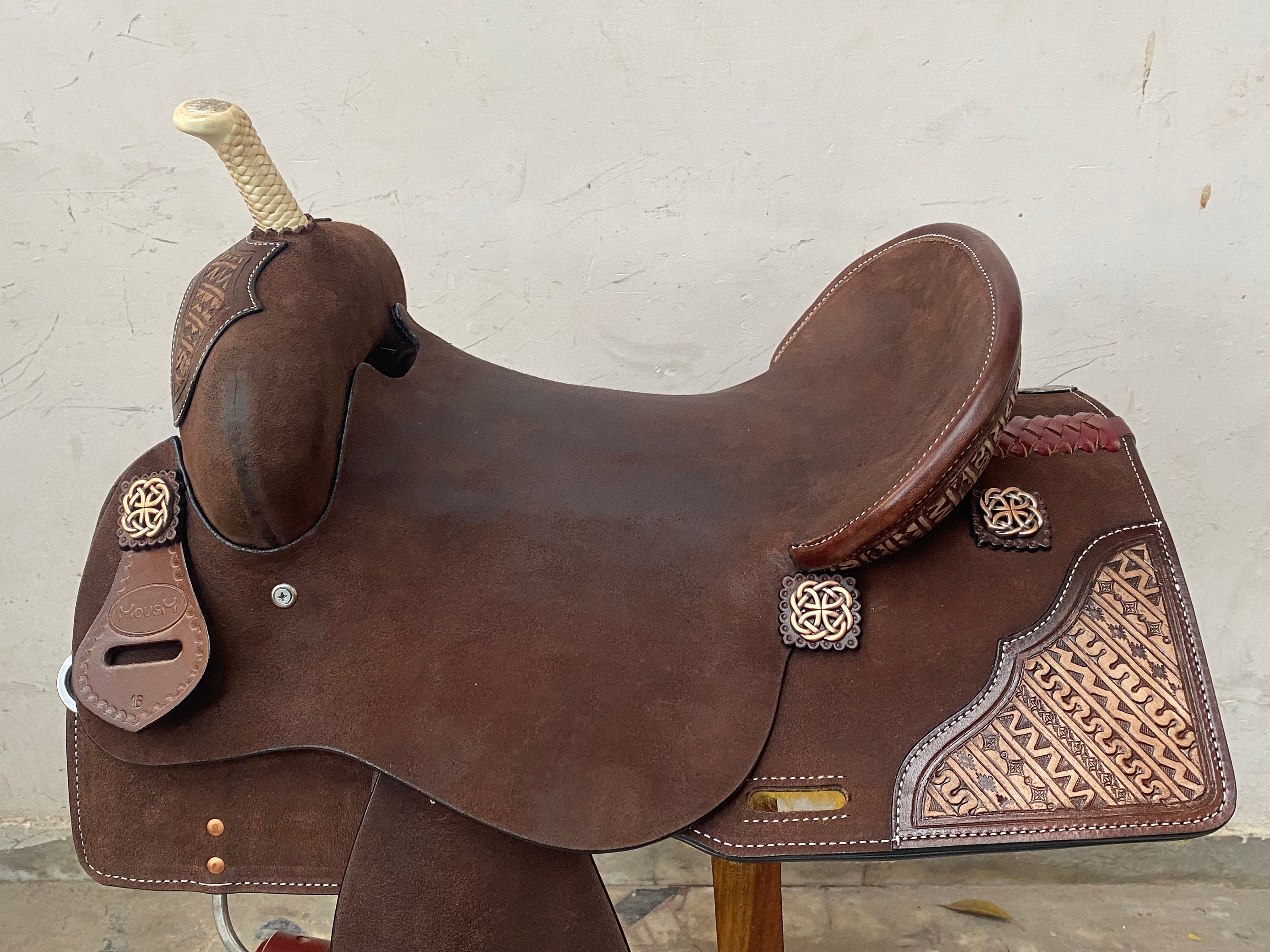 MOUSM Western Saddle for Horses – Handcrafted Leather Single Barrel Saddle Built on a Rawhide-Covered Fiber Tree with Fancy Conchos, Seat Size: 13"–17" Inches