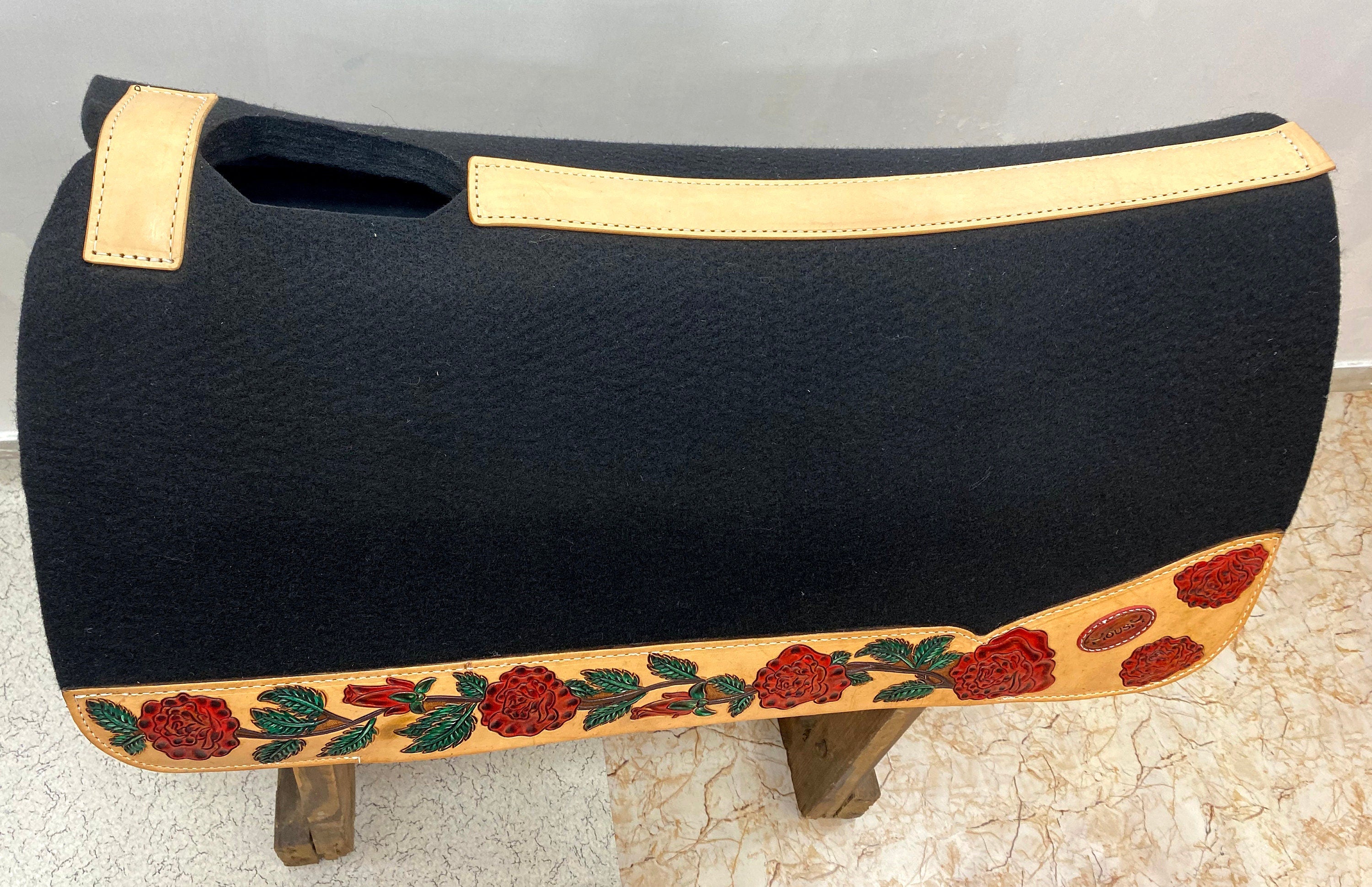 MOUSM Western Saddle Pad - Saddle Pad for Horse Synthetic Wool Blend Black Felt with Hand-Tooled Red Rose and Green Leaves Craving on Real Cow Hide Leather, Super Comfortable Horse Riding Pad