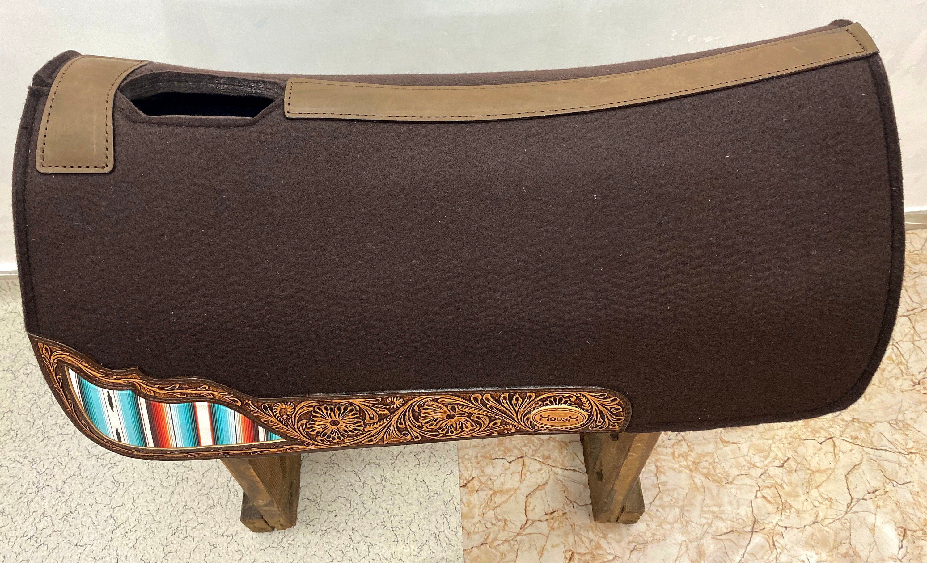 MOUSM Western Saddle Pad - Saddle Pad for Horse Synthetic Wool Blend Black Felt with Reinforced Spine with Hand-Tooled Leather & Serape Fabric Inlay, Comfortable Horse Riding Pad