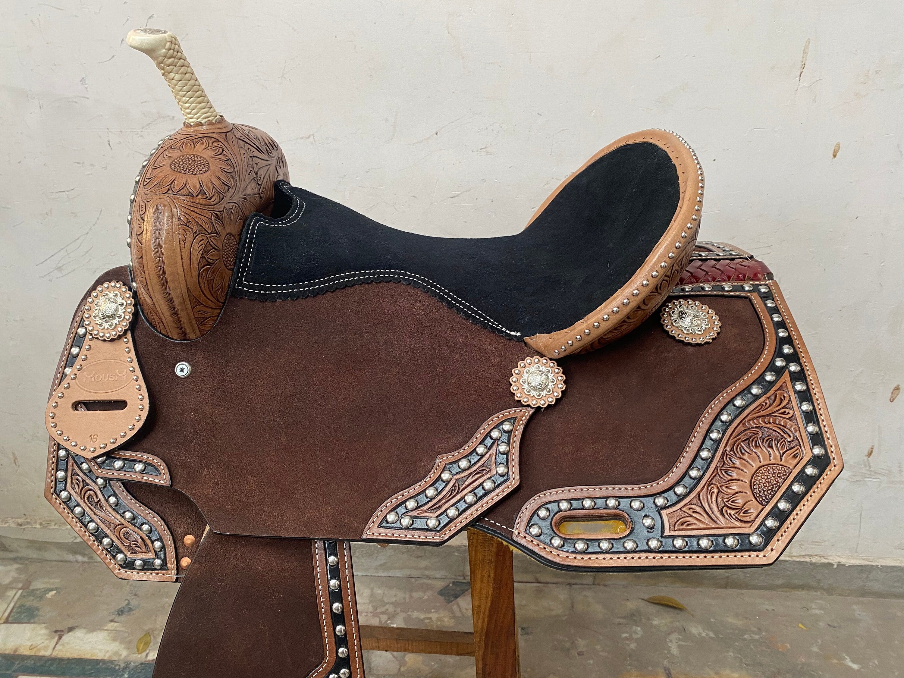 MOUSM Western Horse Saddle - Handcrafted with Tooling and Surrounded by Studs and Fancy Conchos, Barrel Saddle Built on a Rawhide-Covered Fiber Tree, Seat Size: 13"-17" Inches