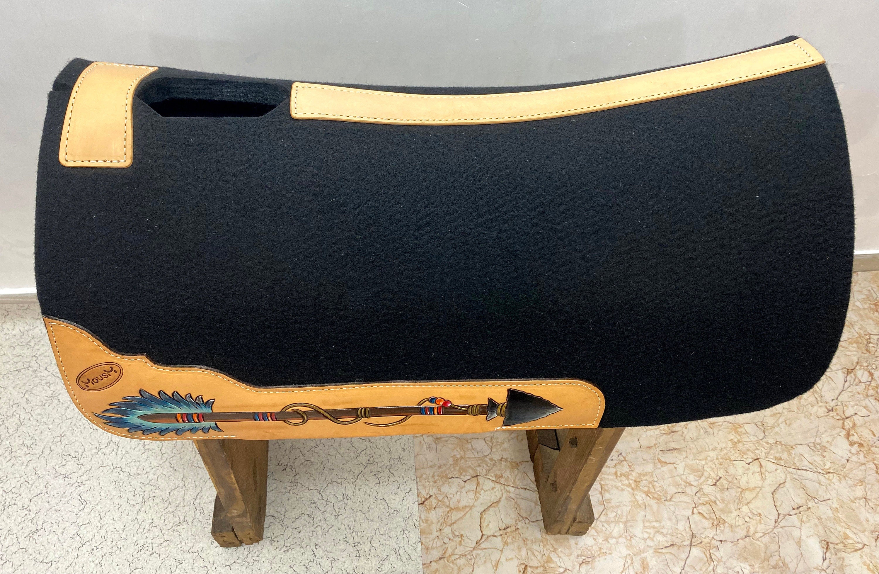 MOUSM Western Saddle Pad - Saddle Pad for Horse Synthetic Wool Blend Black Felt with Hand-Tooled Native Arrow Design on Real Cow Hide Leather, Comfortable Horse Riding Pad