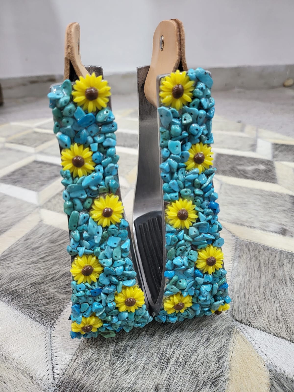 MOUSM Horse Stirrups - Durable Lightweight Western Barrel Stirrups With Turquoise Crushed Stones & Sunflower Studs