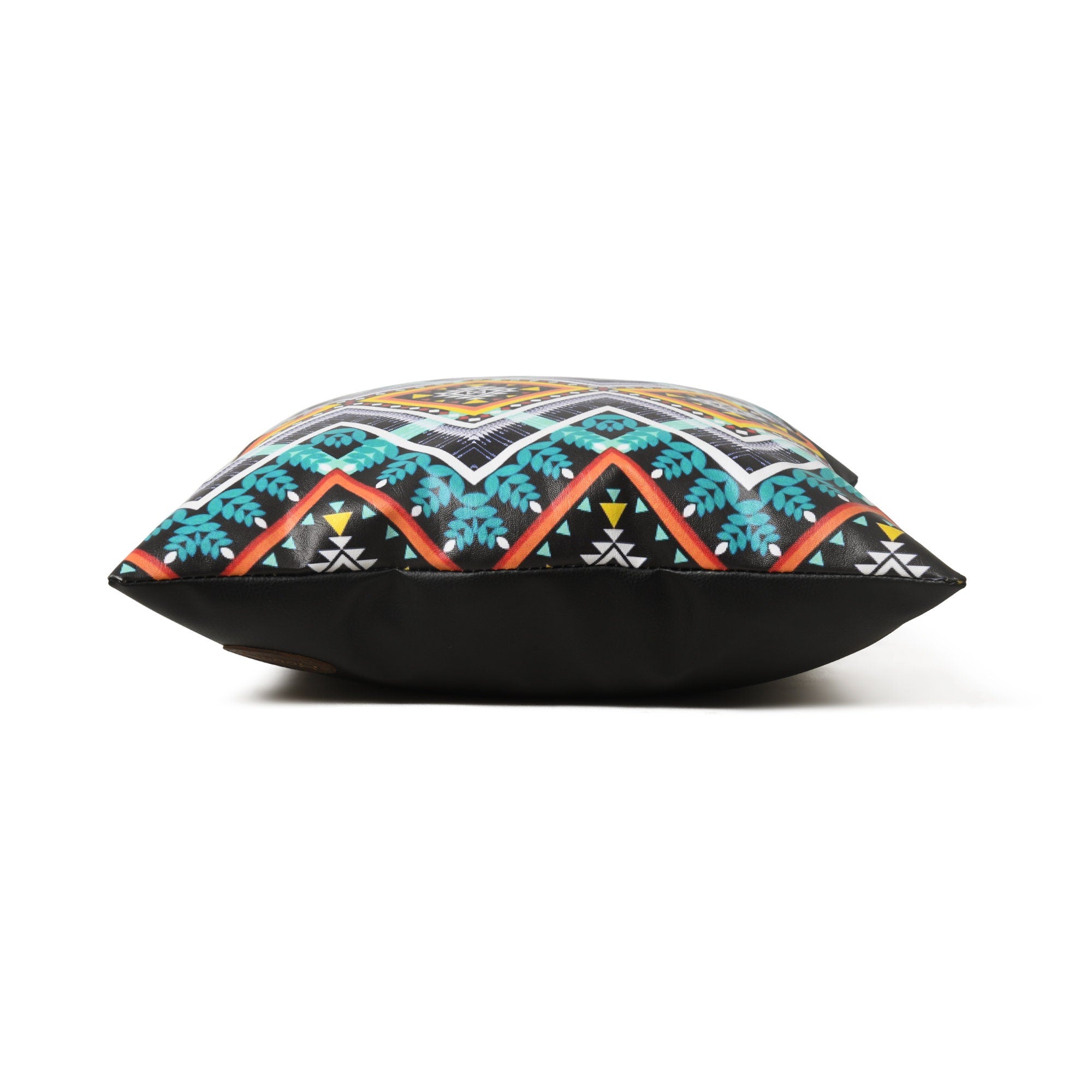 MOUSM Faux Leather Cushion Cover – 18x18 Inches Antique Zigzag Pattern in Rustic Southwestern Style, Decorative Throw Pillow for Sofa, Living Room, or Bedroom