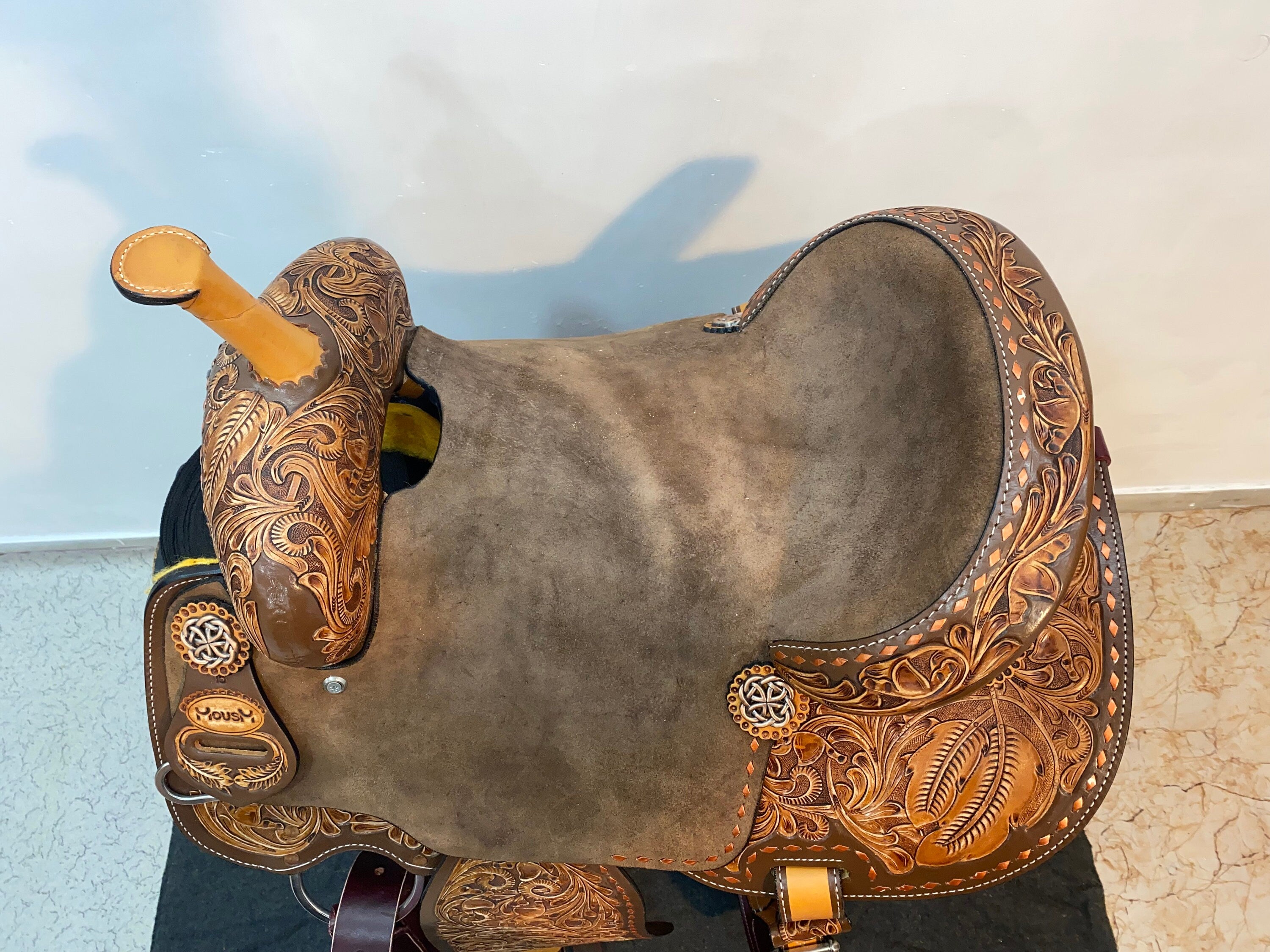 MOUSM Western Saddle - Handcrafted Leather Horse Barrel Saddle with Hand-Tooled Floral Design, Built on Rawhide Covered Fiber Tree, Available Sizes: 13"-17" Inches Seat