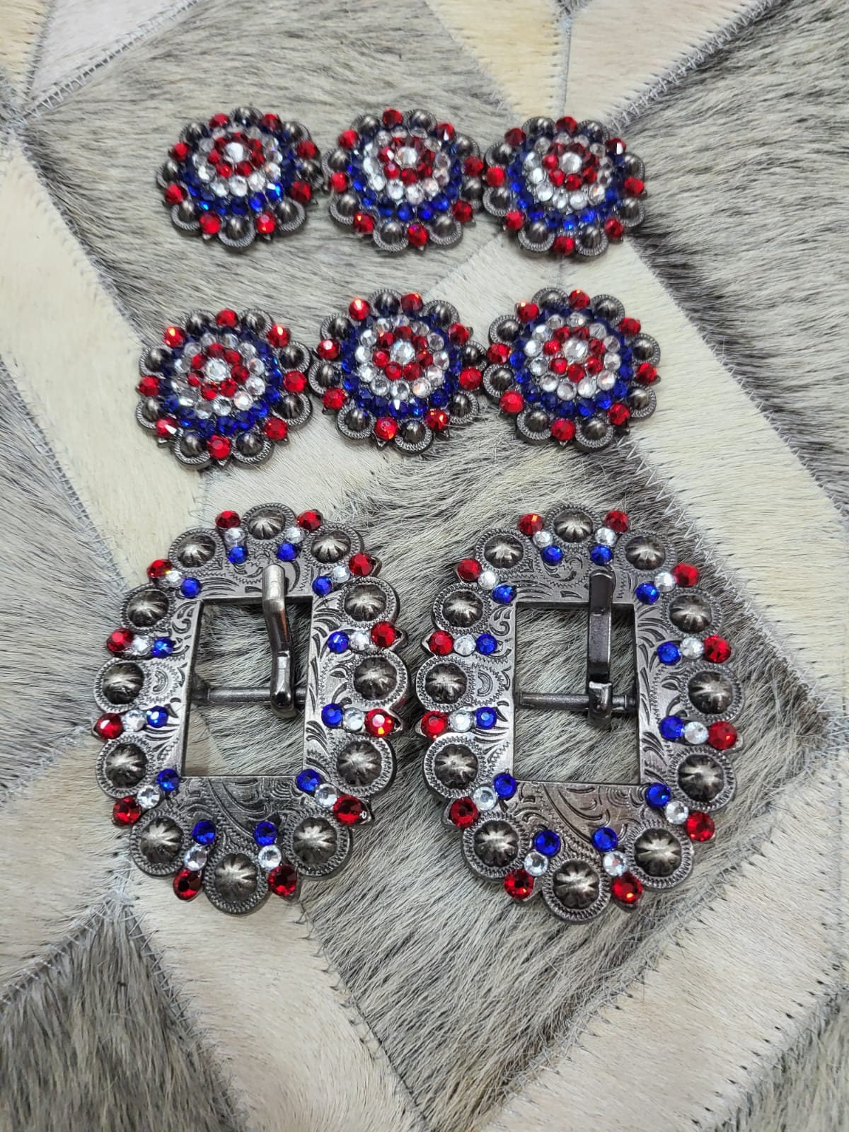 Antique Conchos Decorated with Red Royal White Stones Bling Buckle Set Handcrafted Mandala Design Floral Pattern Western Conchos for Saddle